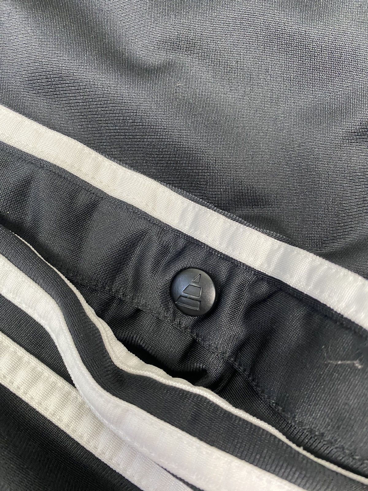 Adidas × Vintage Vintage 90s black adidas tear away track pants Size US 38 / EU 54 - 2 Thumbnail