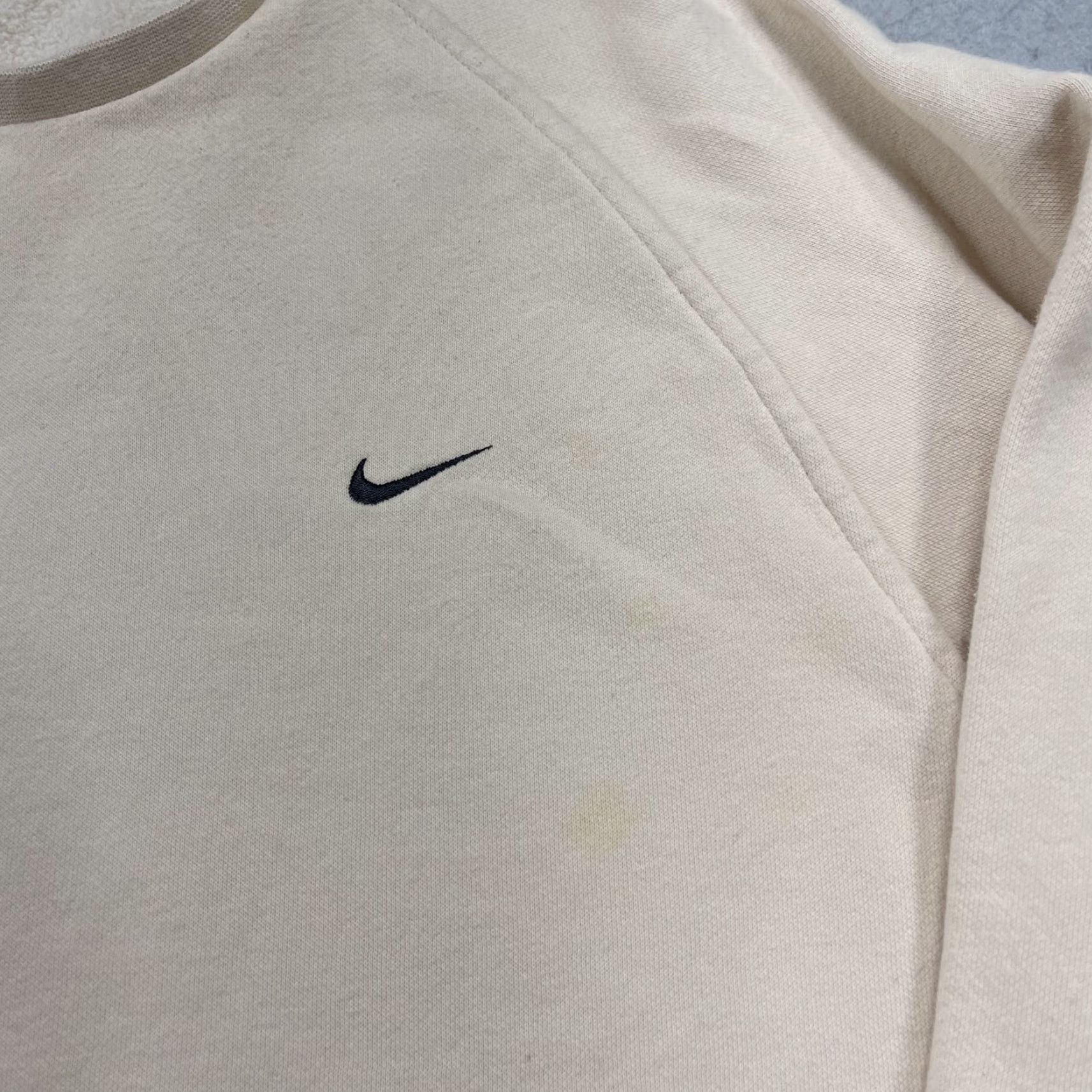 Nike VINTAGE Nike Sweatshirt Mens XL Oatmeal Beige Crewneck 90s NSW Nike Sportswear Logo Embroidered Cotton Polyester Fleece Pullover Size US XL / EU 56 / 4 - 4 Thumbnail