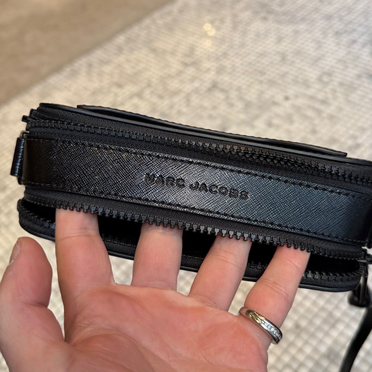 Marc Jacobs Marc Jacobs All Black Leather SnapShot Camera Bag Size ONE SIZE - 12 Thumbnail