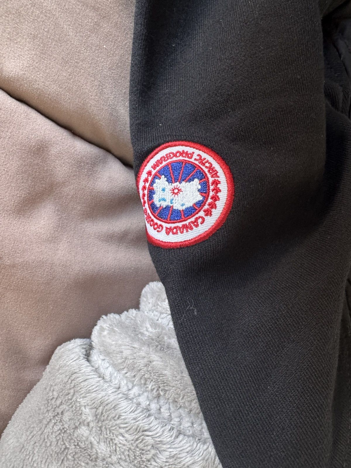 Canada Goose 🆕Canada Goose Hybridge Muskoka Pullover women, size Large Size L / US 10 / IT 46 - 10 Thumbnail