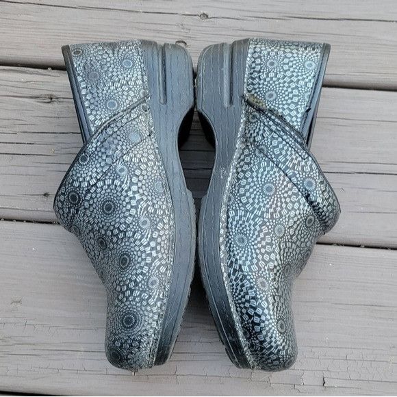 Dansko Dansko XP Silver Gray Floral Kaleidoscope Tooled Leather Pro Size US 8.5 / IT 38.5 - 3 Thumbnail