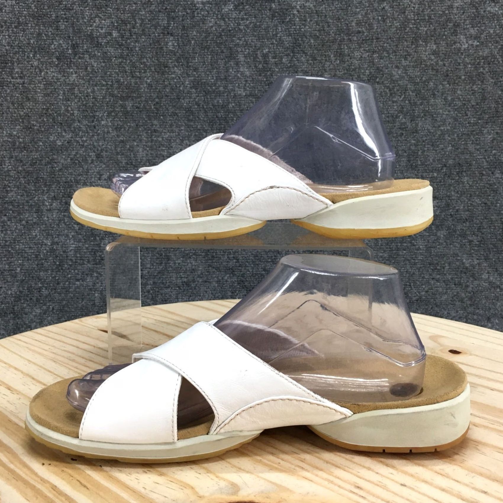 Rockport Rockport Sandals Womens 10 M Slip On Slides White Leather Casual Open Toe Size US 10 / IT 40 - 2 Thumbnail
