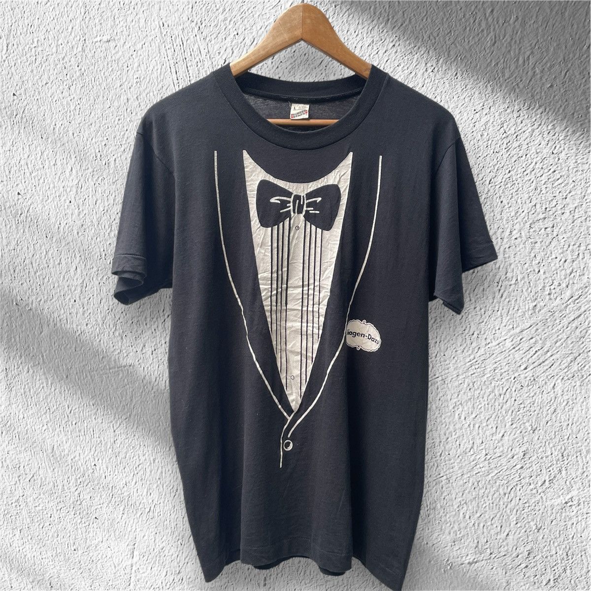Vintage Vintage 80s Haagen Dazs Tuxedo Promo T-Shirt Single Stitch Size US M / EU 48-50 / 2 - 1 Thumbnail