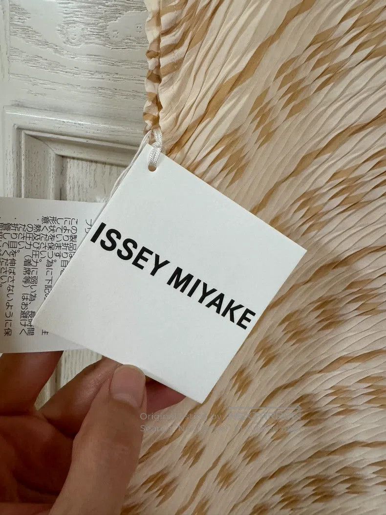 Issey Miyake Issey Miyake size:one size Small Fish Scale Sleeveless Asy Size XXS / US 00 / IT 34 - 9 Thumbnail