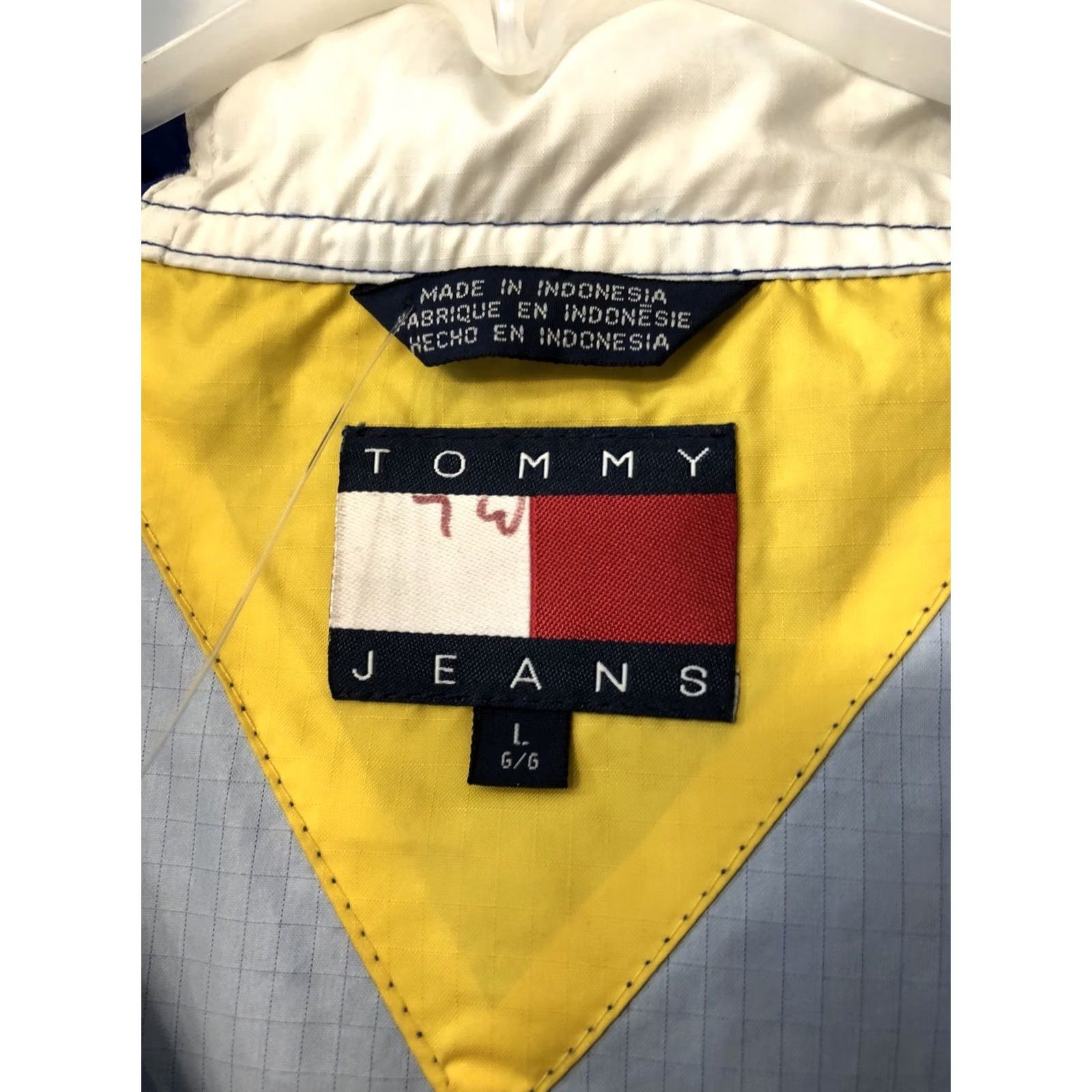 Tommy Hilfiger VTG Tommy Hilfiger Jeans Spell Out Flag Logo Windbreaker Hooded Jacket L Men Blue 90s Logo Size US 33 - 5 Thumbnail