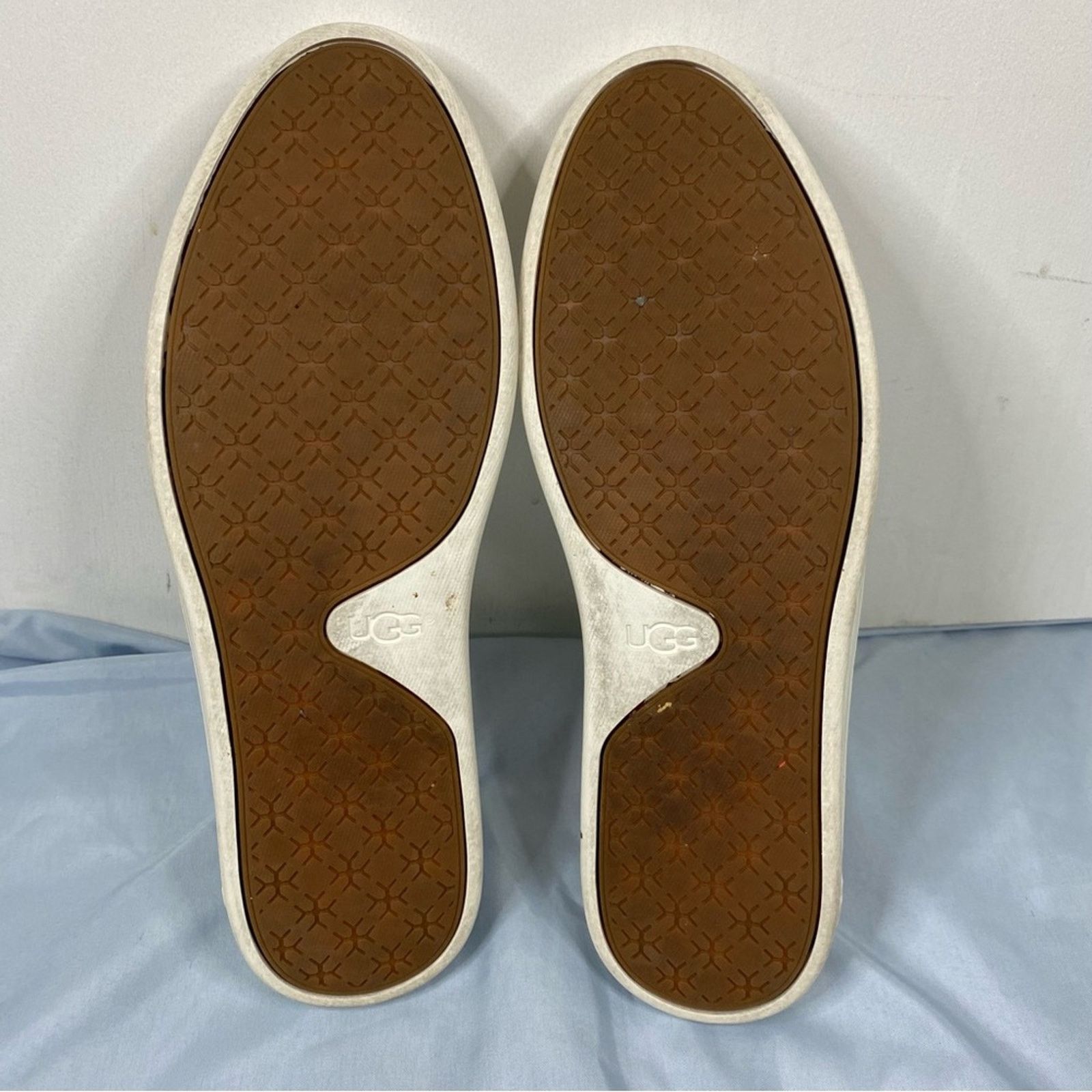 Ugg Ugg Australia Sammy Chevron Sneaker White Slip On Size 7.5 Size US 7.5 / IT 37.5 - 8 Thumbnail
