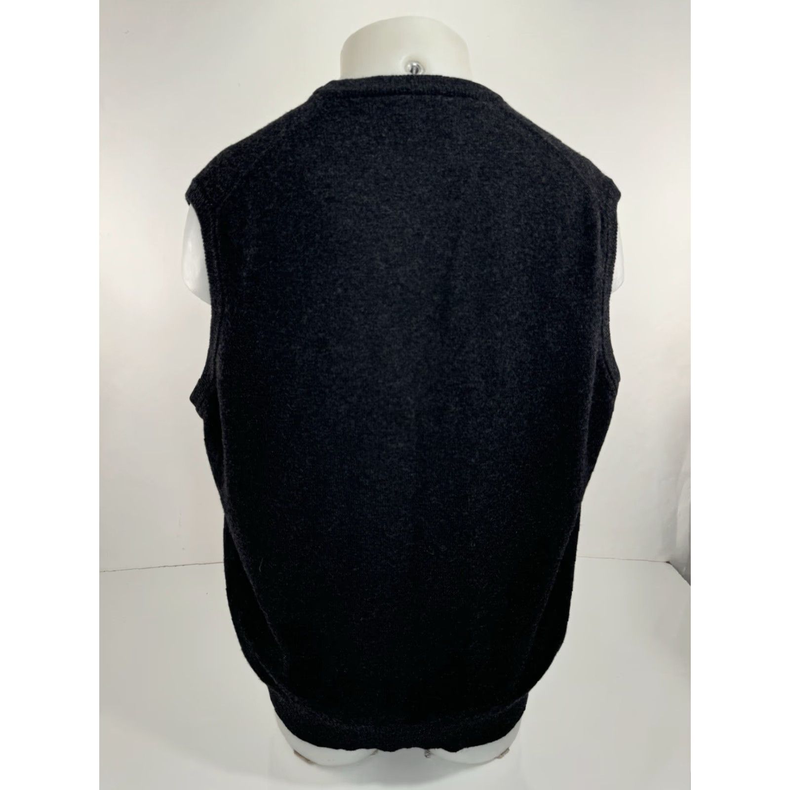 Vintage ALAN PAINE Vest Lambswool XL Mens Gray Shirt? Size US XL / EU 56 / 4 - 3 Thumbnail