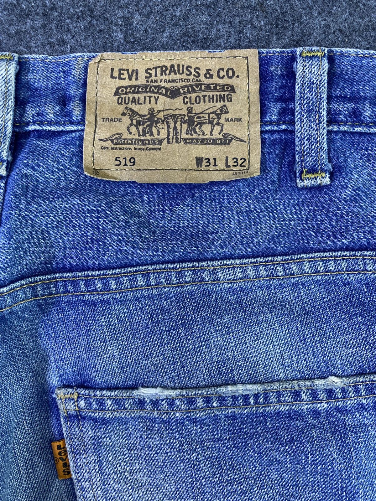 Jean × Levi's × Vintage Vintage Levis 519 Distressed Blue Wash Jeans - J964 Size US 31 - 11 Thumbnail