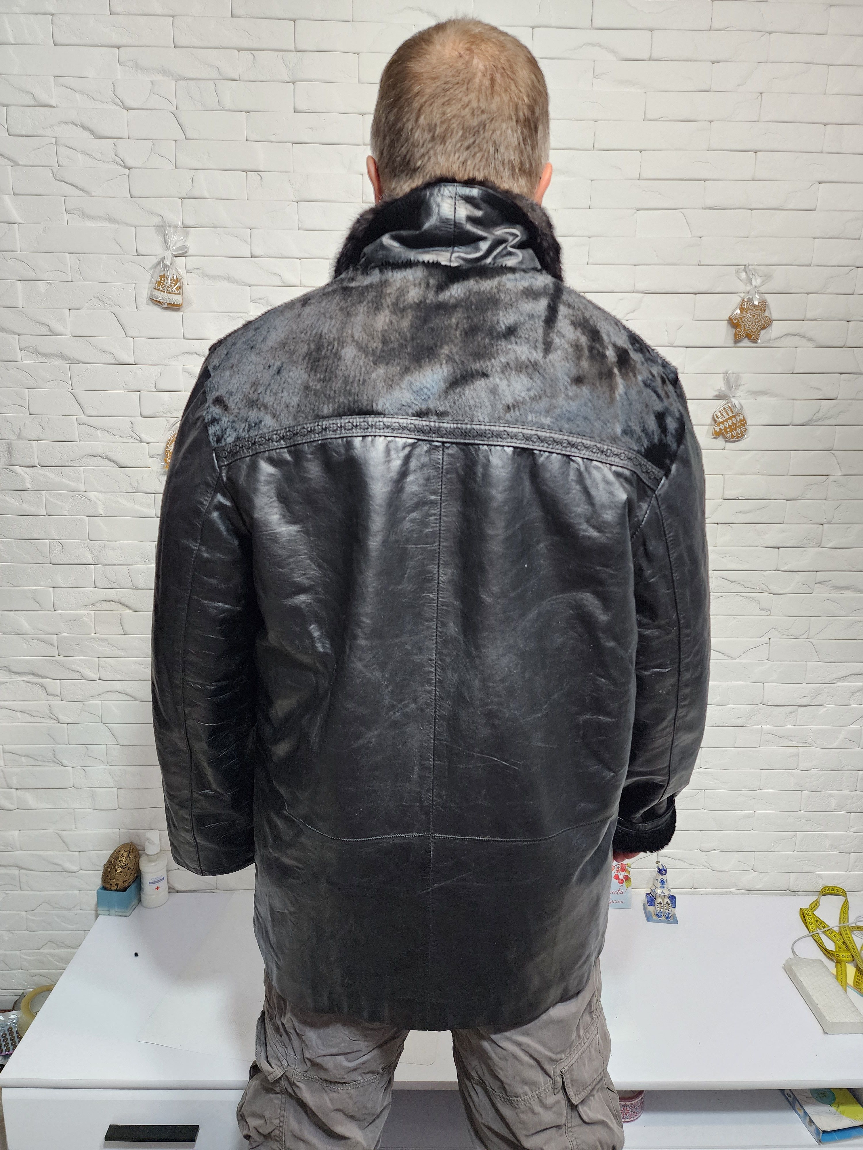 Uniqlo Men's Black Sheepskin Coat: Button-Up Genuine Fur. Size 3X Size US XL / EU 56 / 4 - 4 Thumbnail