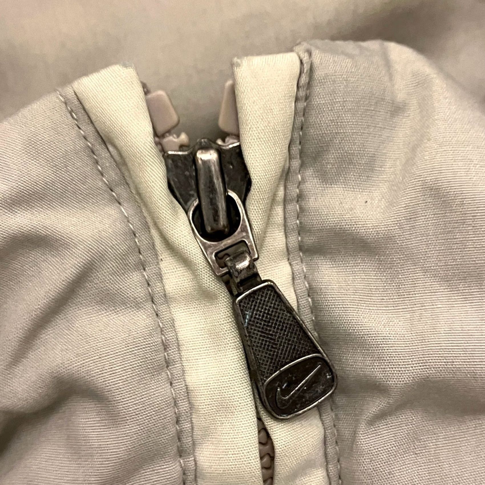 Nike VINTAGE Nike Jacket Mens Large Beige Hooded Full Zip Winter Coat Y2K Quilted Size US L / EU 52-54 / 3 - 5 Thumbnail