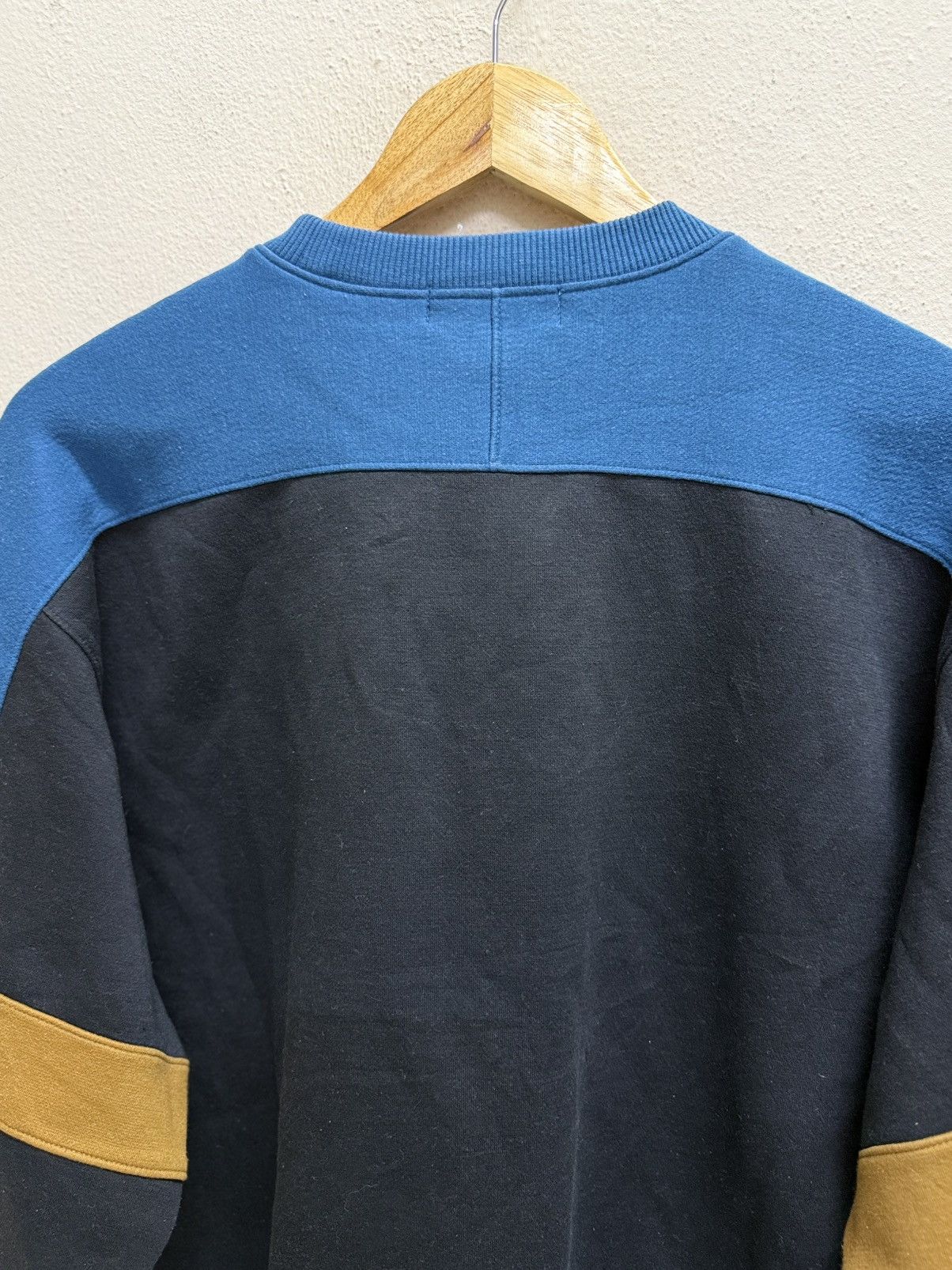 Valentino Vintage 90s Valentino Christy Biglogo Sweatshirt Size US M / EU 48-50 / 2 - 18 Thumbnail