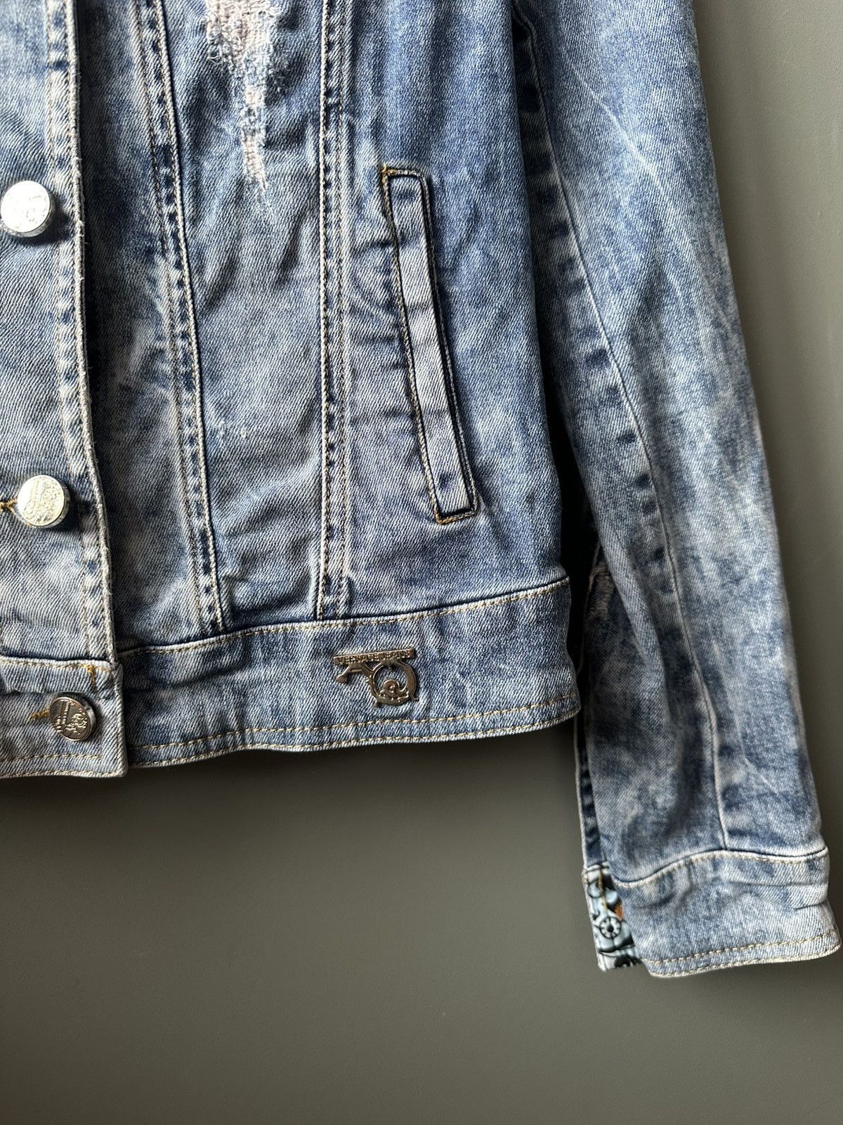 Versace Versace Jeans Distressed Denim Jacket Size M / US 6-8 / IT 42-44 - 4 Thumbnail