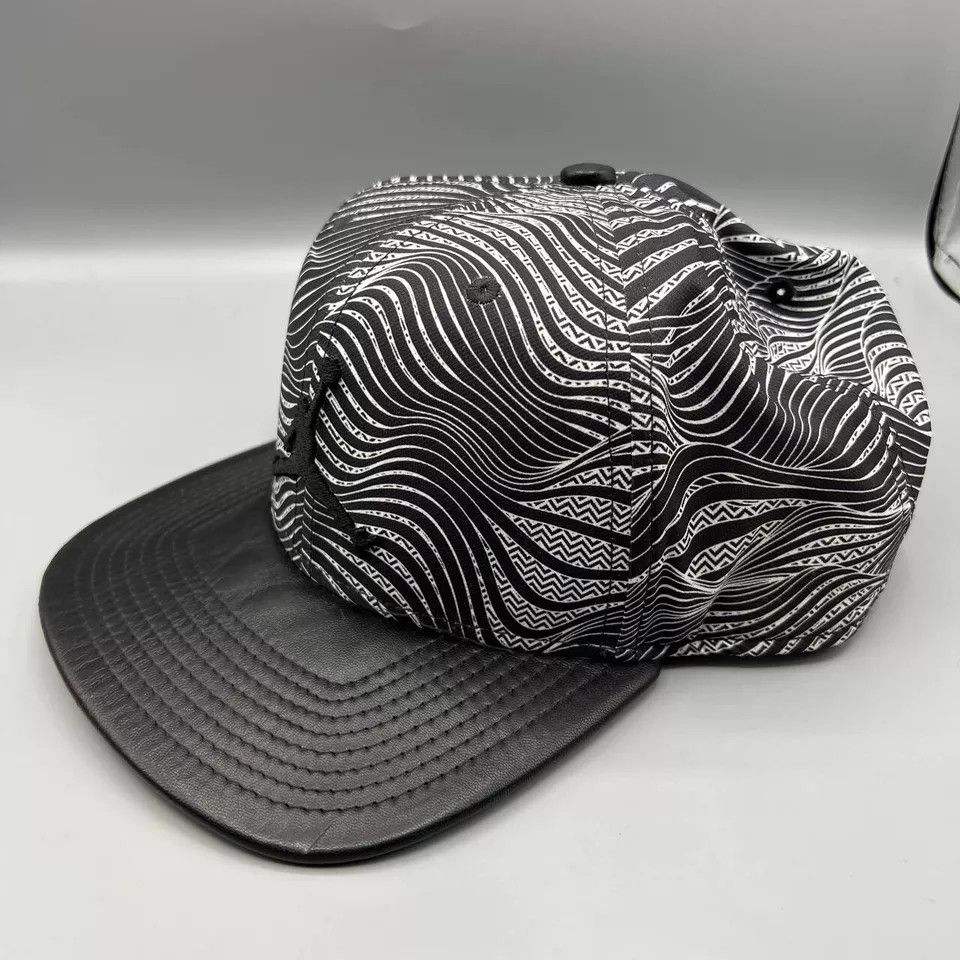 Jordan Brand Air Jordan Hat Men Wave Pattern Embroidered Logo Snap Back Size ONE SIZE - 2 Thumbnail