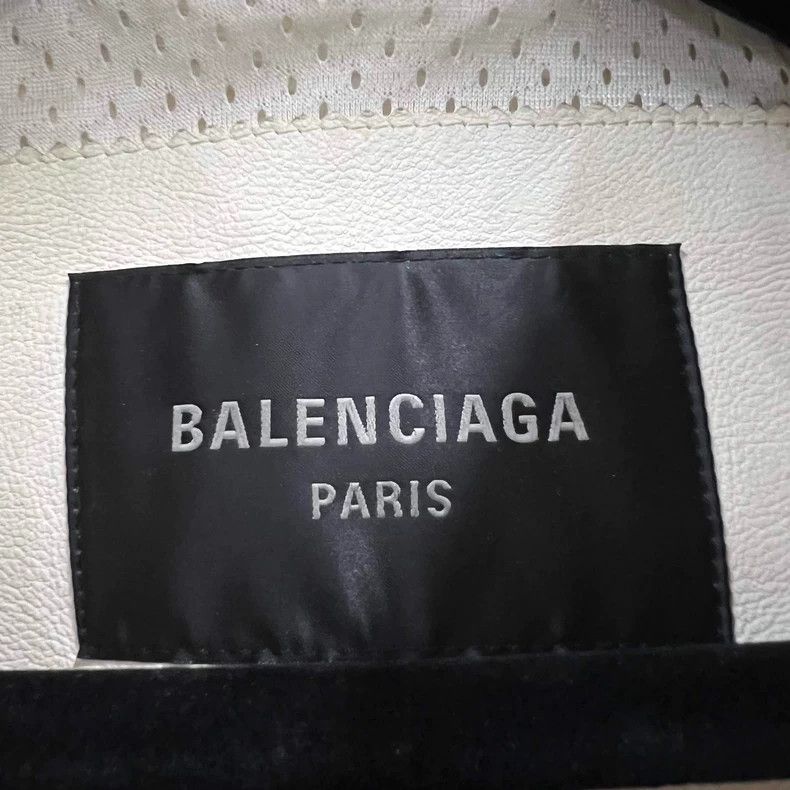 Balenciaga Balenciaga Mud dyed white leather coat Size US S / EU 44-46 / 1 - 4 Thumbnail