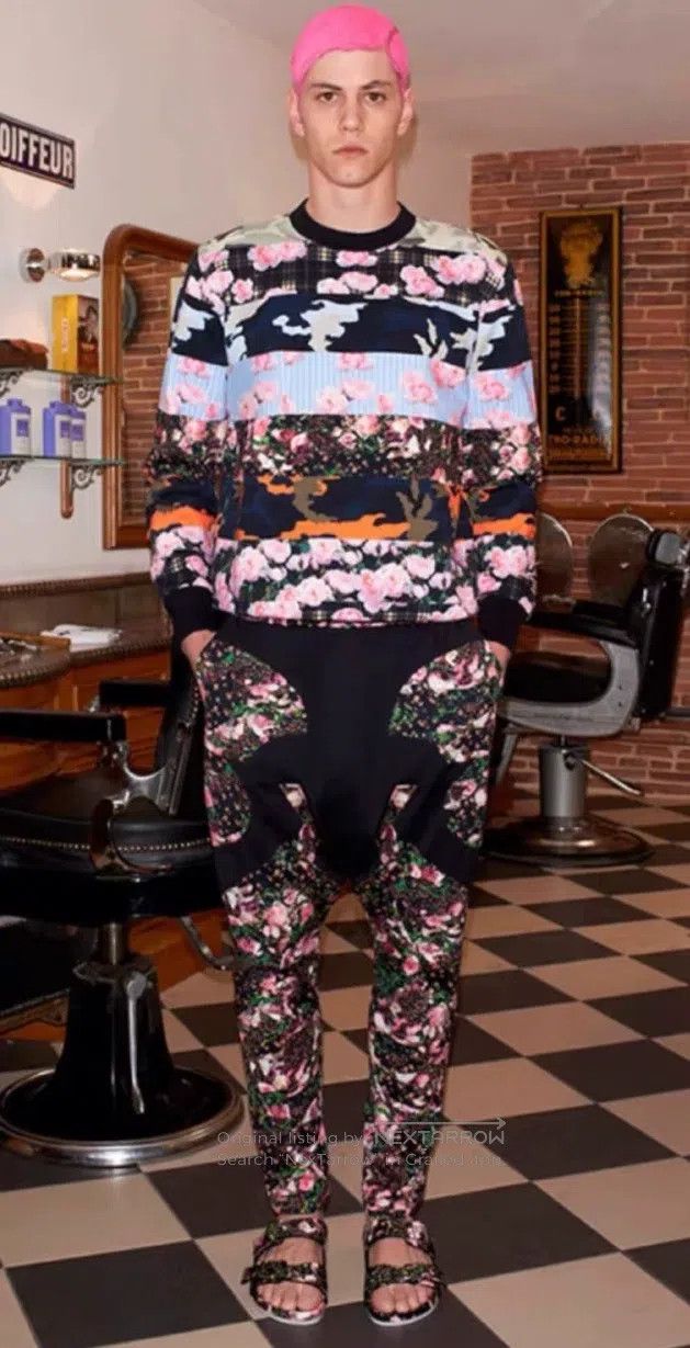Givenchy Givenchy Floral Patchwork Sweatshirt Size US XL / EU 56 / 4 - 4 Thumbnail