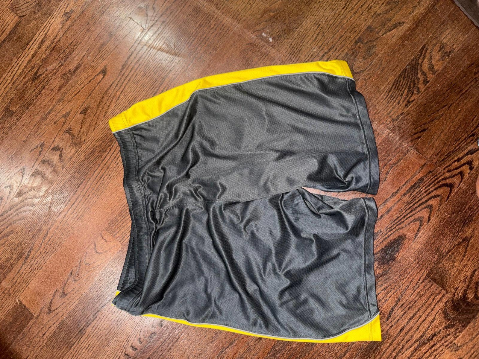 Nike Y2K Nike Grey Tag oHops Mesh Shorts Yellow Rare Sz L 90s Size US 34 / EU 50 - 7 Thumbnail