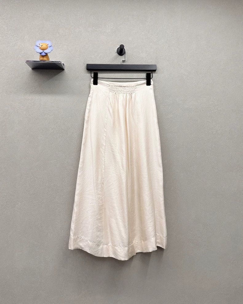 Prada Prada Light apricot skirt 2502-Nextarrow Size 35" - 2 Thumbnail