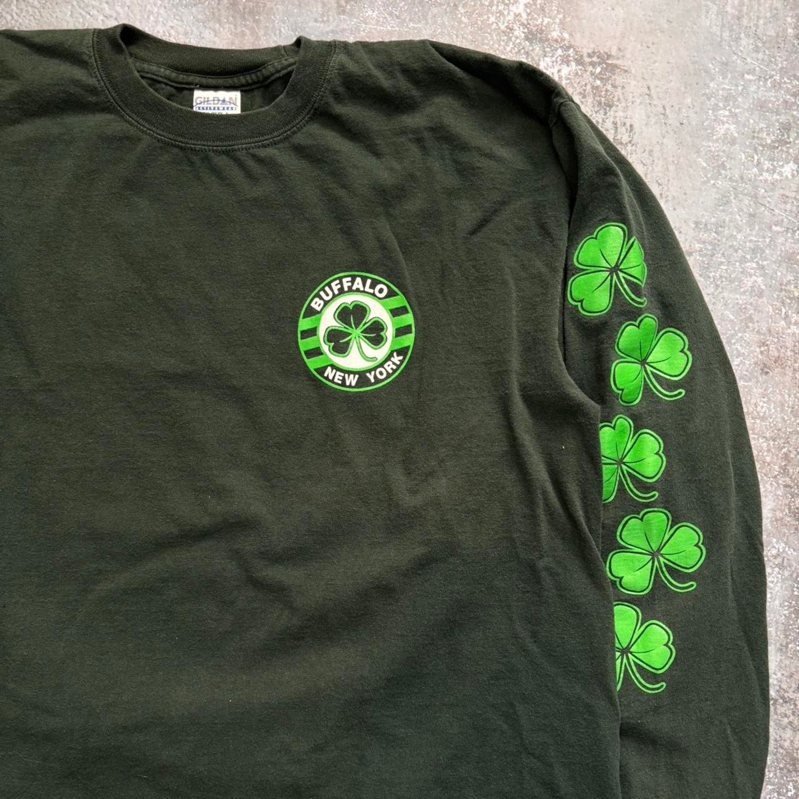Gildan × Vintage Vintage Buffalo NY St. Patricks Day Longsleeve Shirt Size XL Size US XL / EU 56 / 4 - 4 Thumbnail