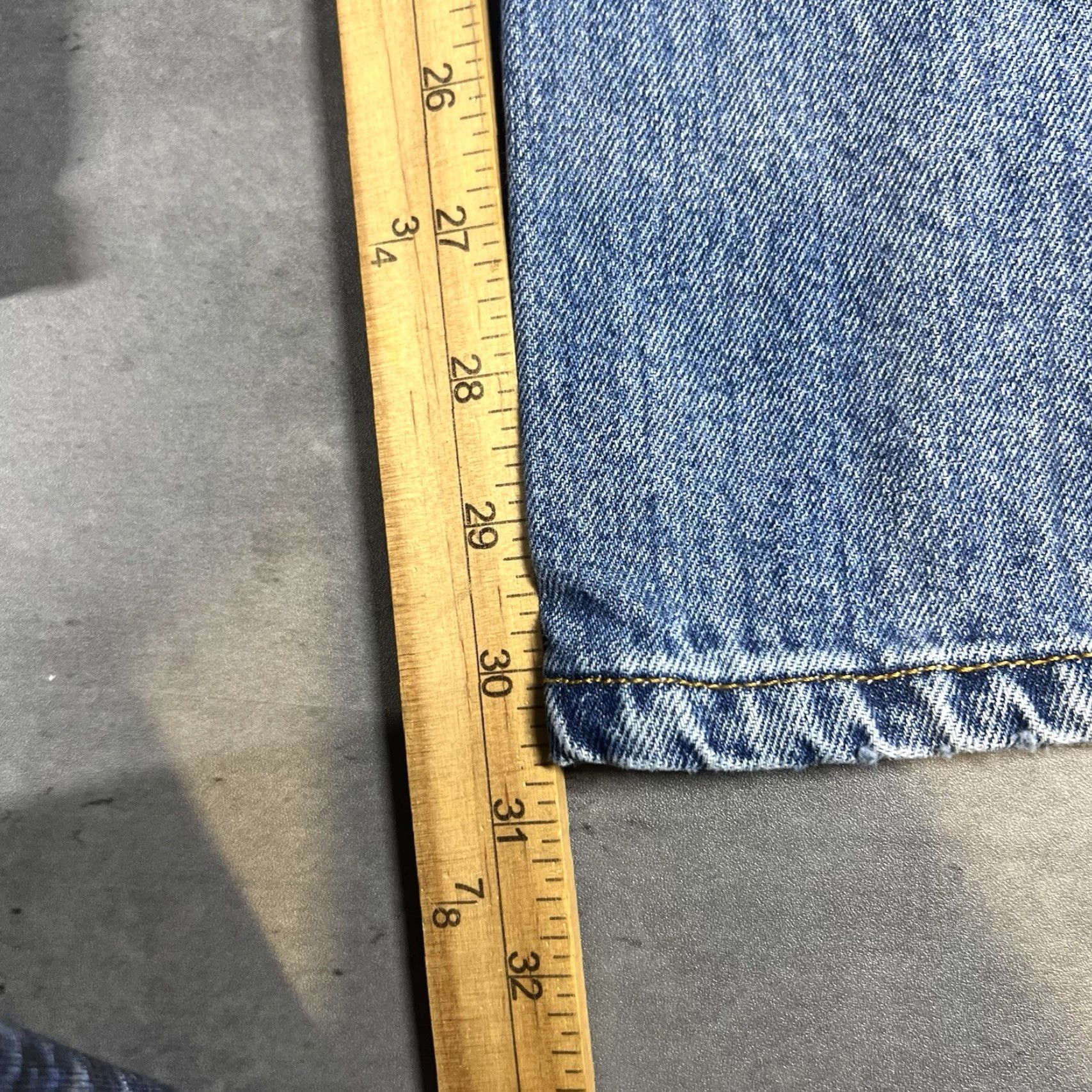 Levi's VINTAGE Levi's 501 Jeans Men 33x30 Blue Denim Light Wash Distressed Buttonfly Cowboy 90s Straight Mens Size US 33 - 6 Thumbnail