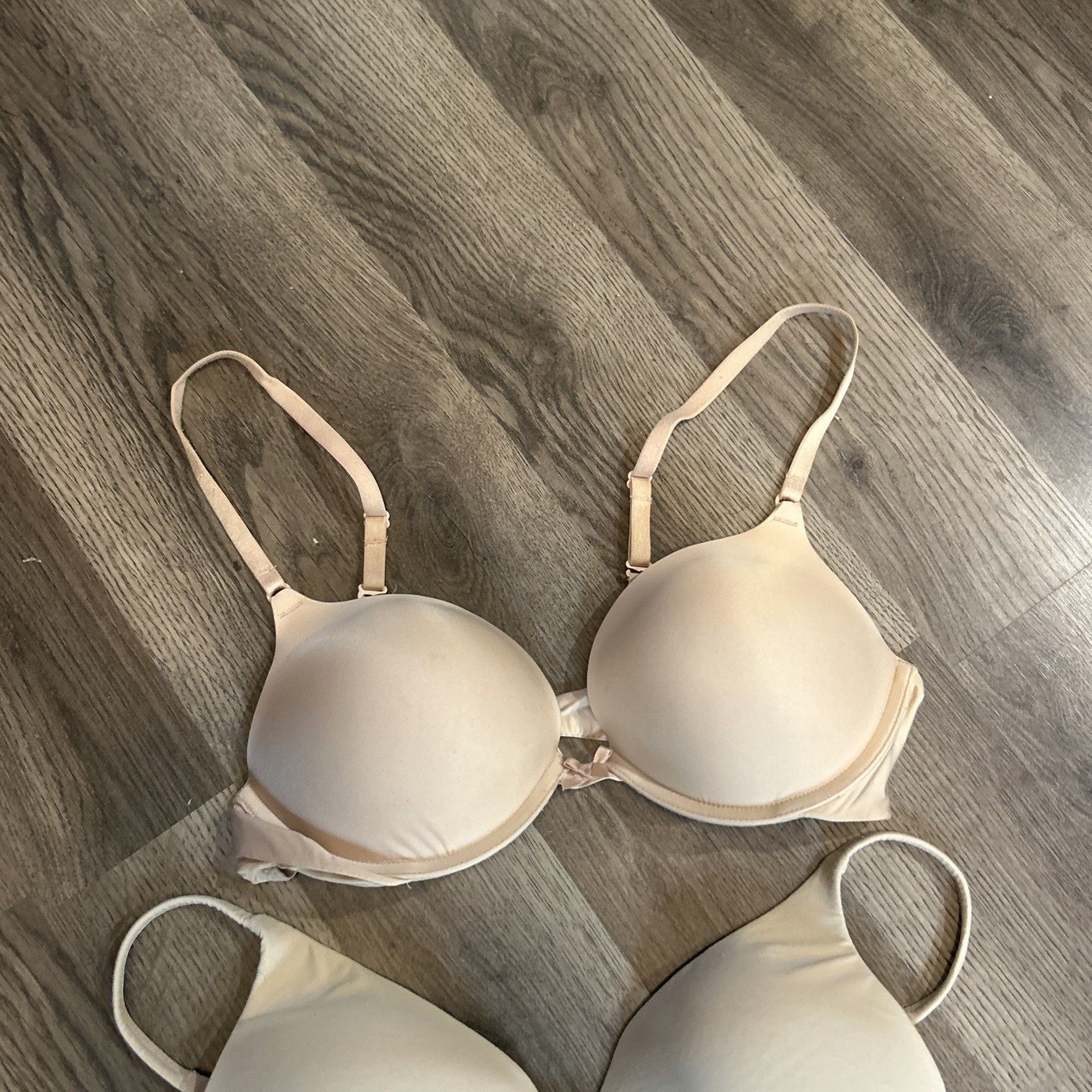 Victoria's Secret Victoria Secret 36B Lot Of 3 -read description Size ONE SIZE - 2 Thumbnail