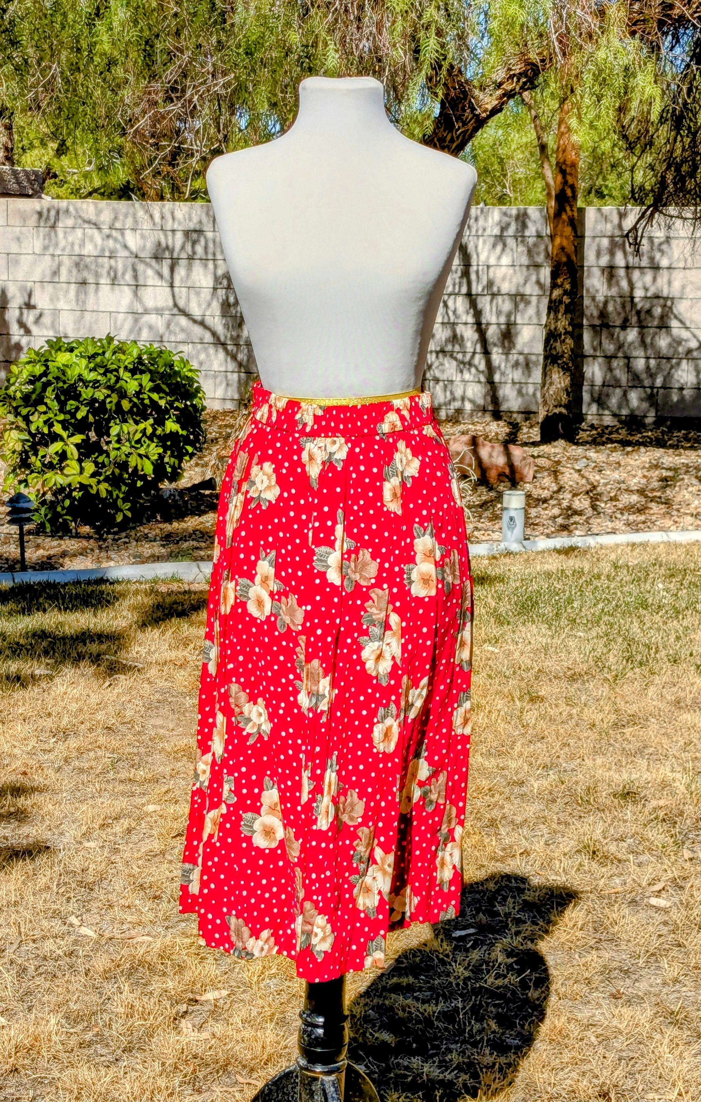 Vintage VTG Full-Button Elastic Waist Floral Sag Harbor 1980s Skirt Size 26" / US 2 / IT 38 - 1 Thumbnail