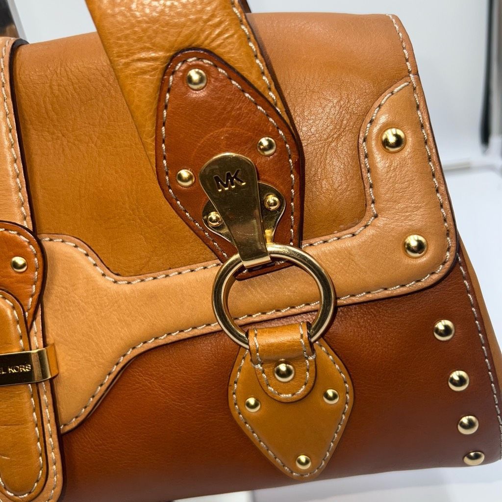Michael Kors Michael Michael Kors Vintage Saddle Leather Handbag with Dust Bug Size ONE SIZE - 5 Thumbnail