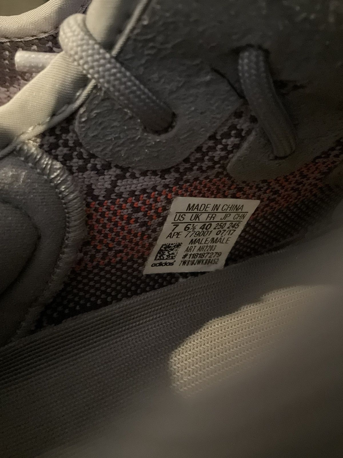 Adidas × Yeezy Yeezy beluga 2.0 Size US 7 / EU 40 - 7 Thumbnail