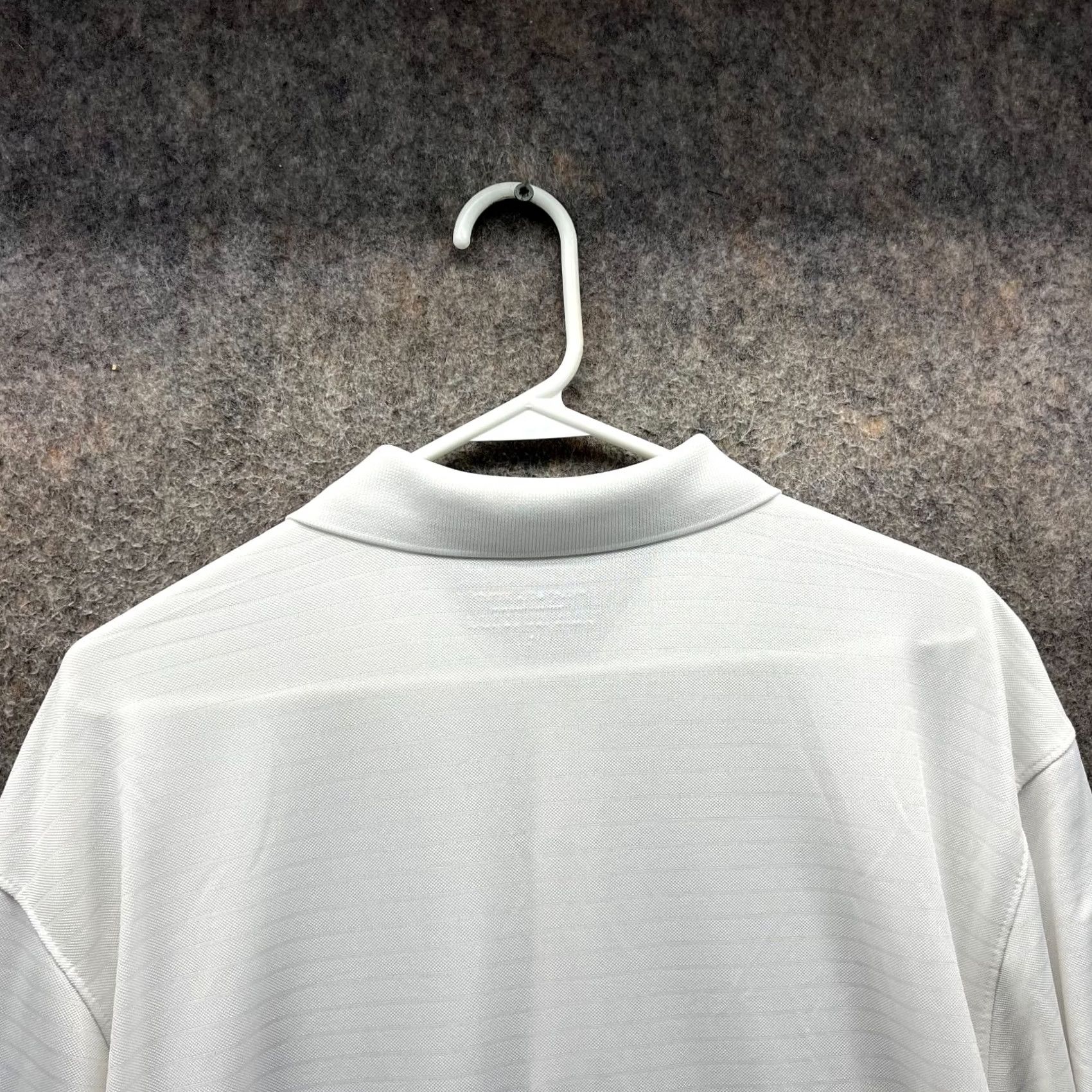 Vineyard Vines Vineyard Vines Polo Shirt Mens Large White Preppy Polyester Golf Casual Striped Size US L / EU 52-54 / 3 - 3 Thumbnail