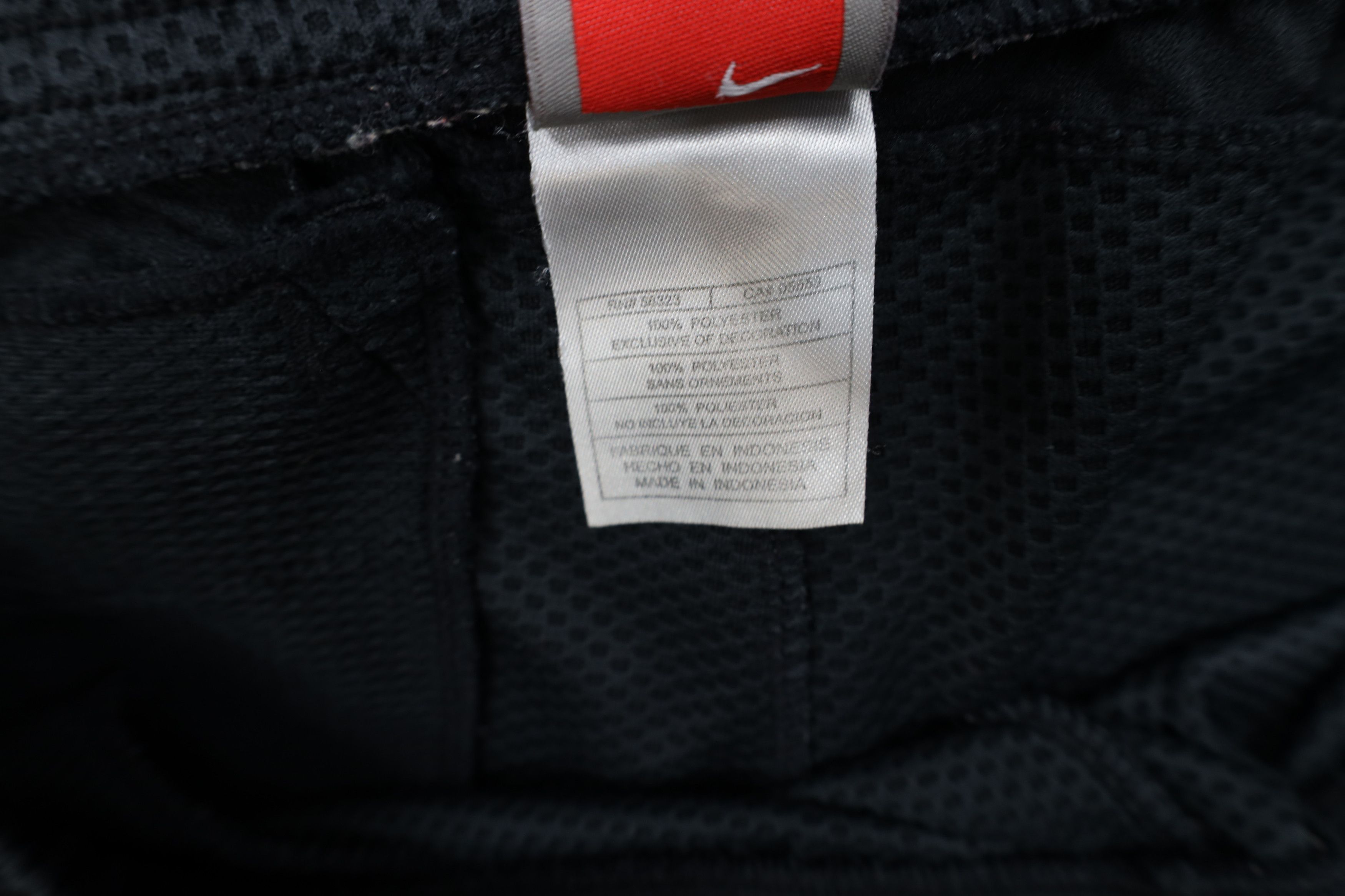 Nike Vintage Y2K Nike Mini Swoosh Above Knee Thermal Knit Shorts Size US 34 / EU 50 - 9 Thumbnail