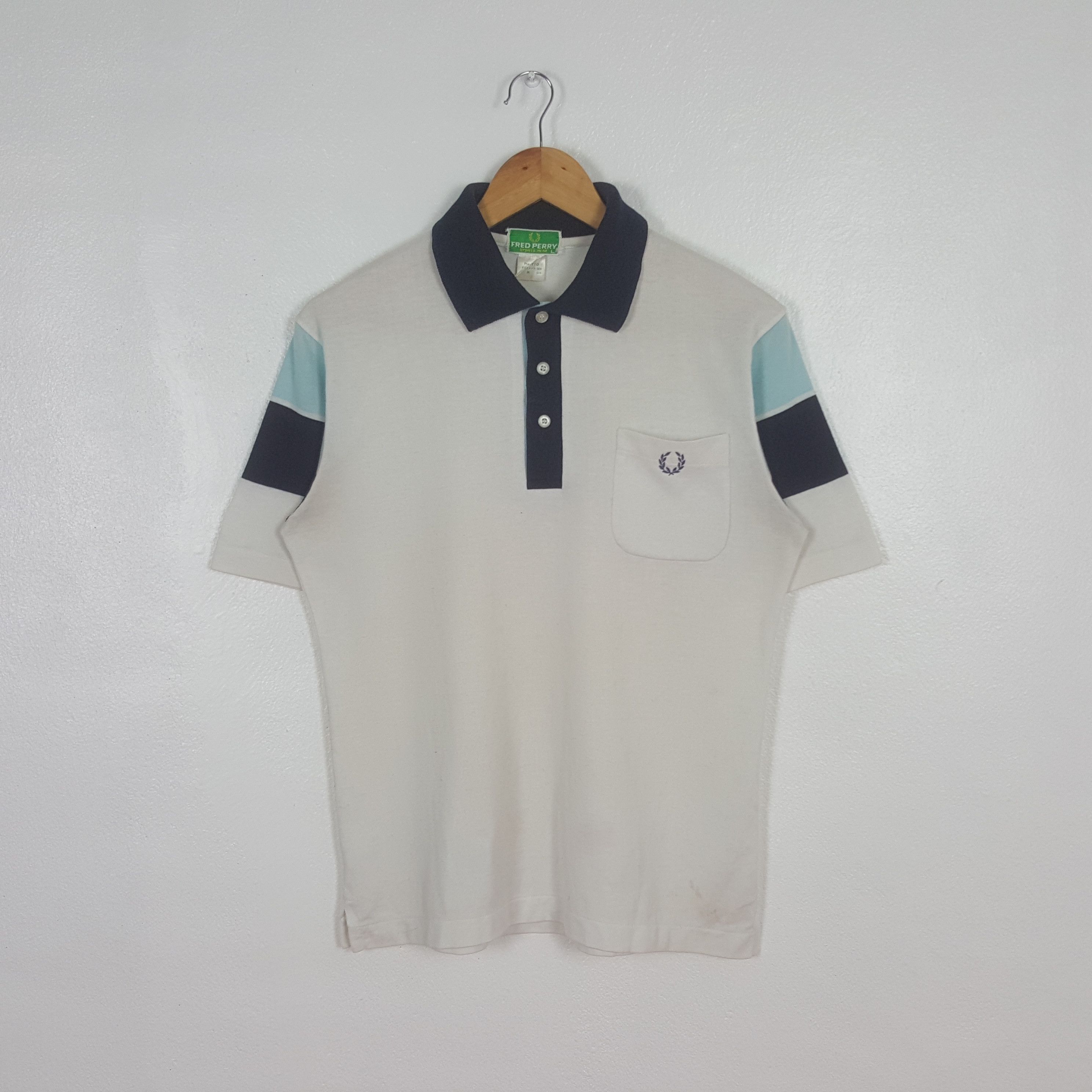 Fred Perry Vintage Fred Perry Small Logo Polos C319N11 Size US M / EU 48-50 / 2 - 1 Thumbnail