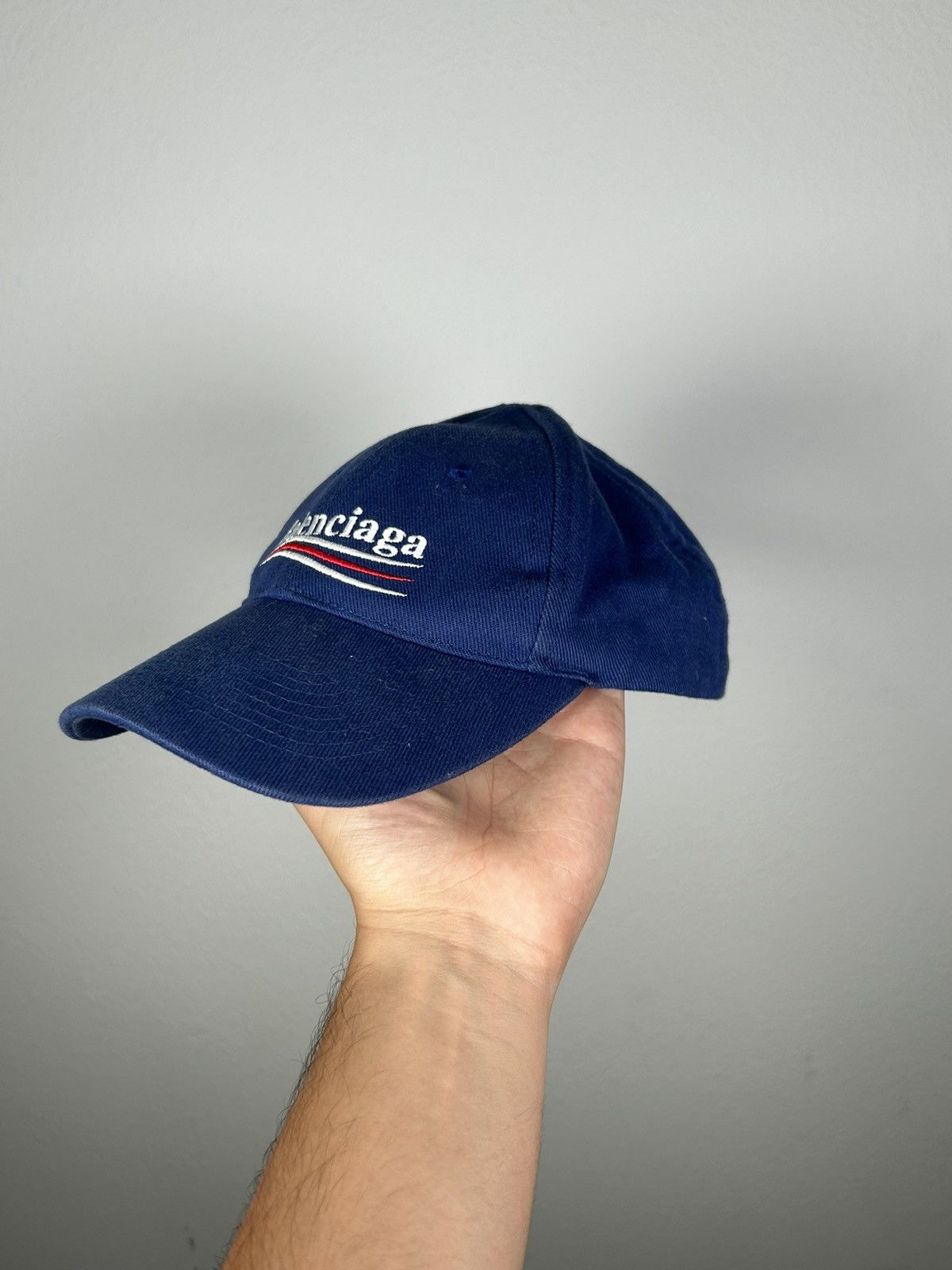Balenciaga FW17 Campaign Shrunken Hat Size ONE SIZE - 3 Thumbnail