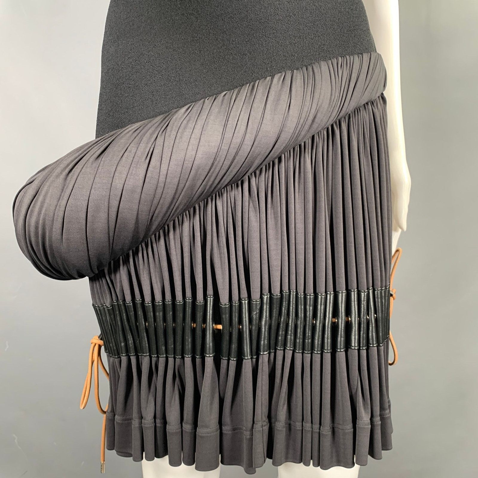 Louis Vuitton Louis Vuitton XS Black Grey Viscose Polyamide Silk Dress Size XS / US 0-2 / IT 36-38 - 3 Thumbnail
