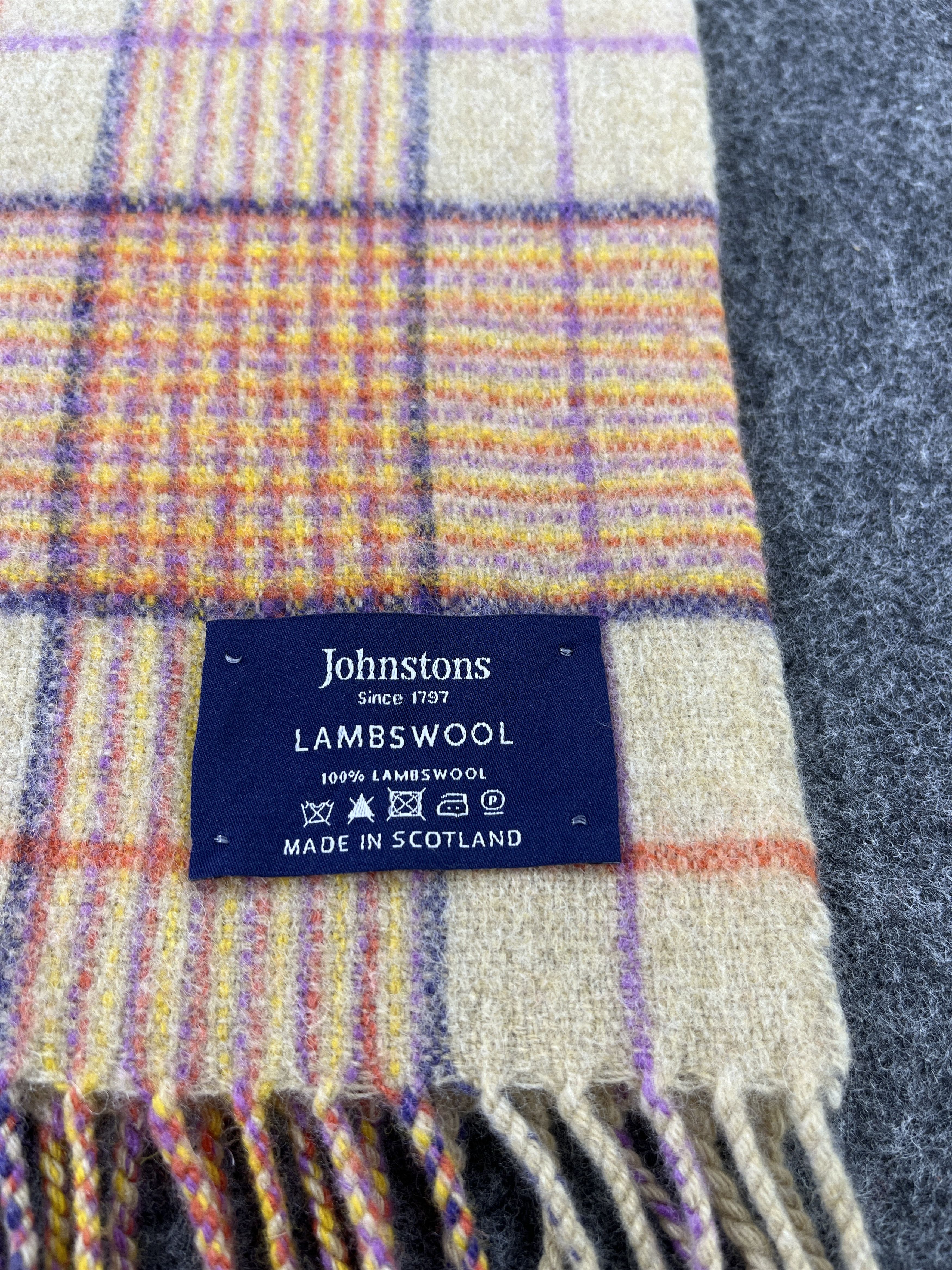 Johnstons Of Elgin JOHNSTONS CHECKED SCARVES / MUFFLER / NECKWEAR T199 Size ONE SIZE - 4 Thumbnail