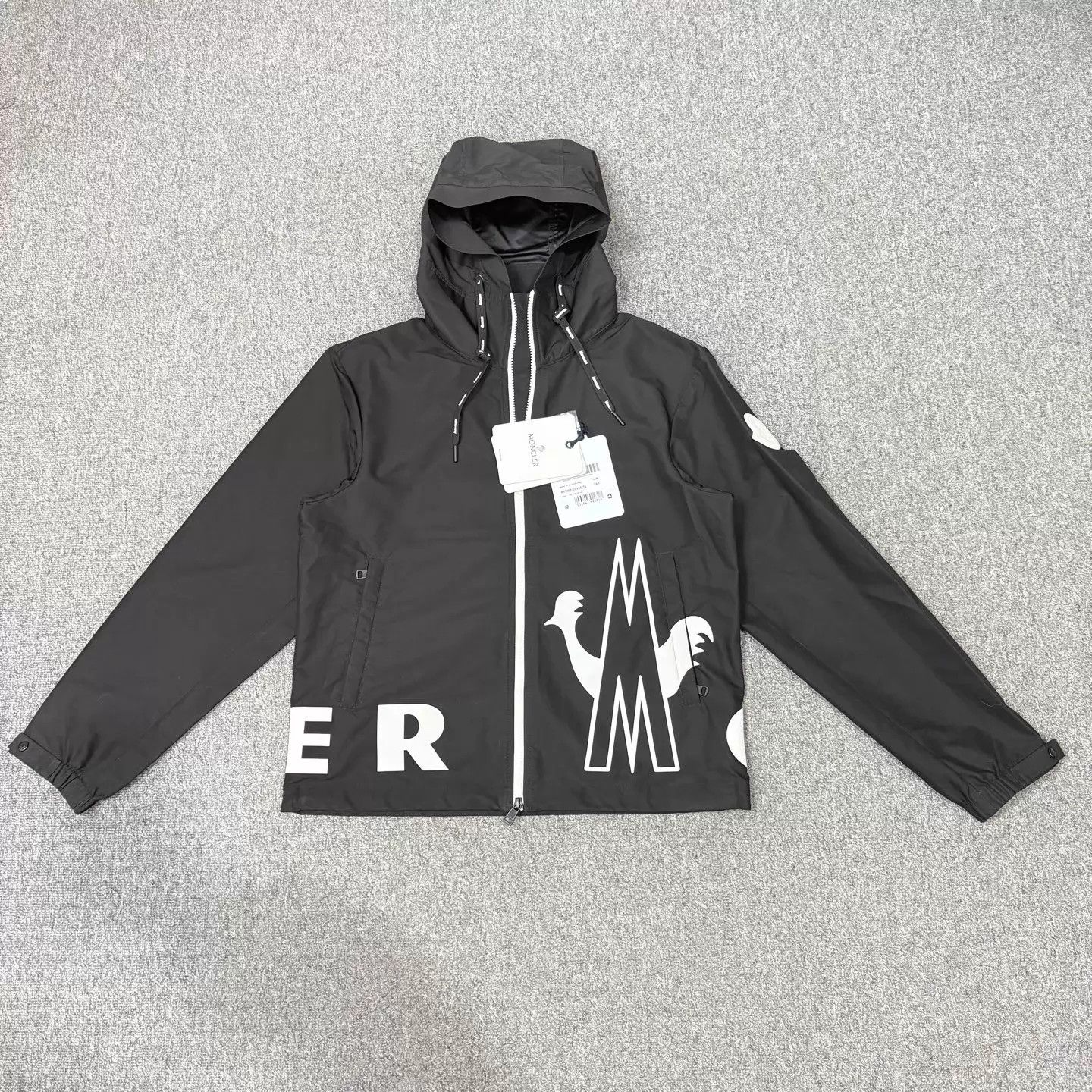 Moncler Moncler Black Printed Nylon Jacket Unused with Tags Size 1 Size US S / EU 44-46 / 1 - 1 Thumbnail