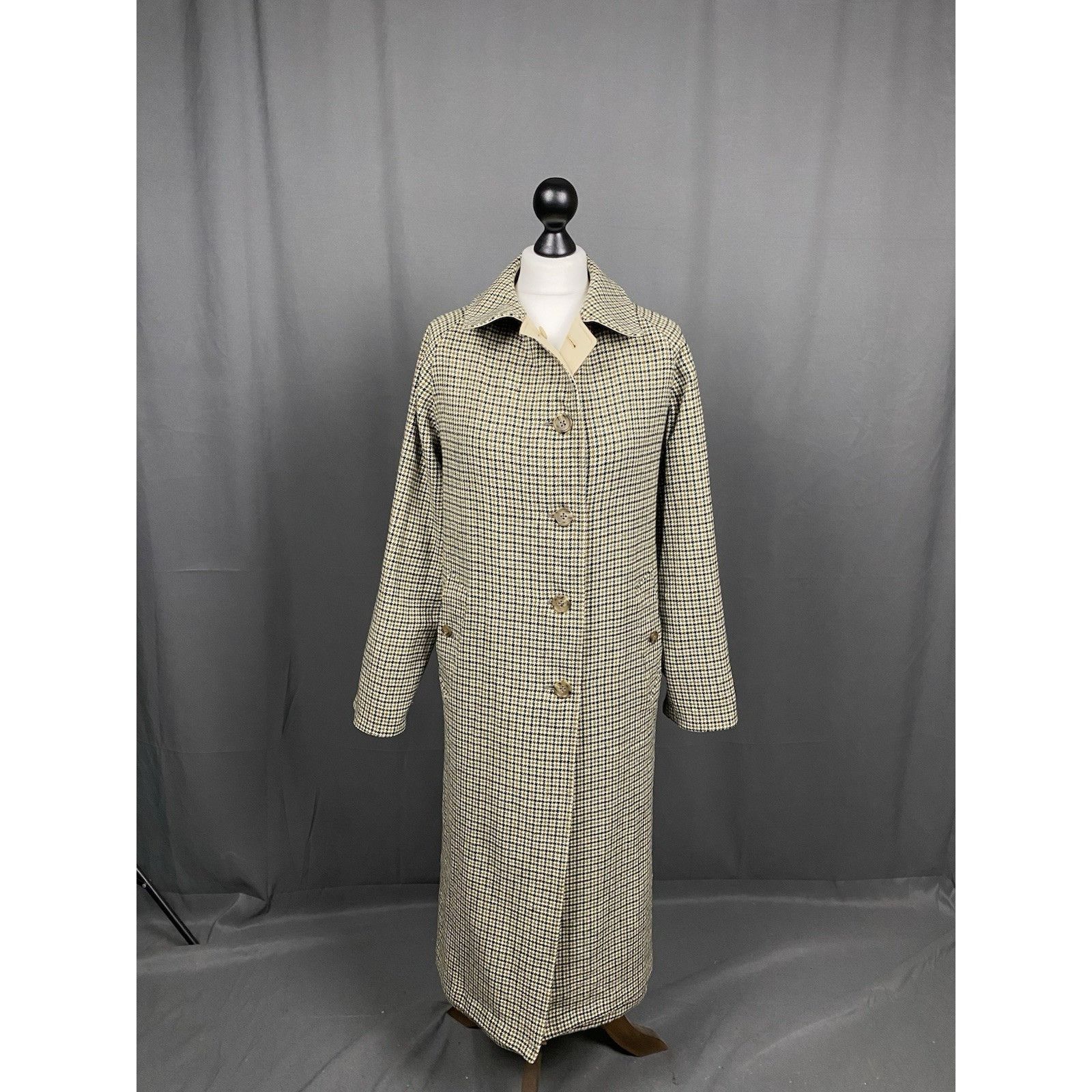 Burberry Burberry Women's Beige / Green Reversible Wool Coat Size 16 Size XL / US 12-14 / IT 48-50 - 10 Thumbnail