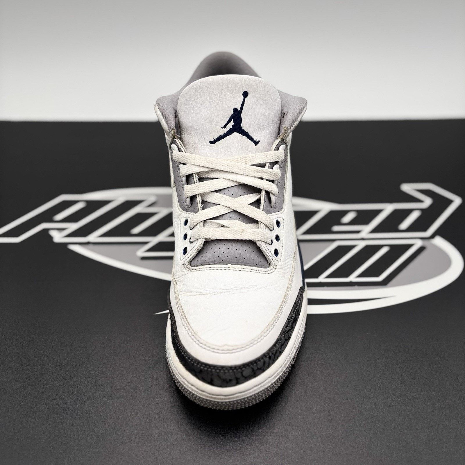 Jordan Brand Size 10 - Air Jordan 3 Retro Midnight Navy Size US 10 / EU 43 - 14 Thumbnail