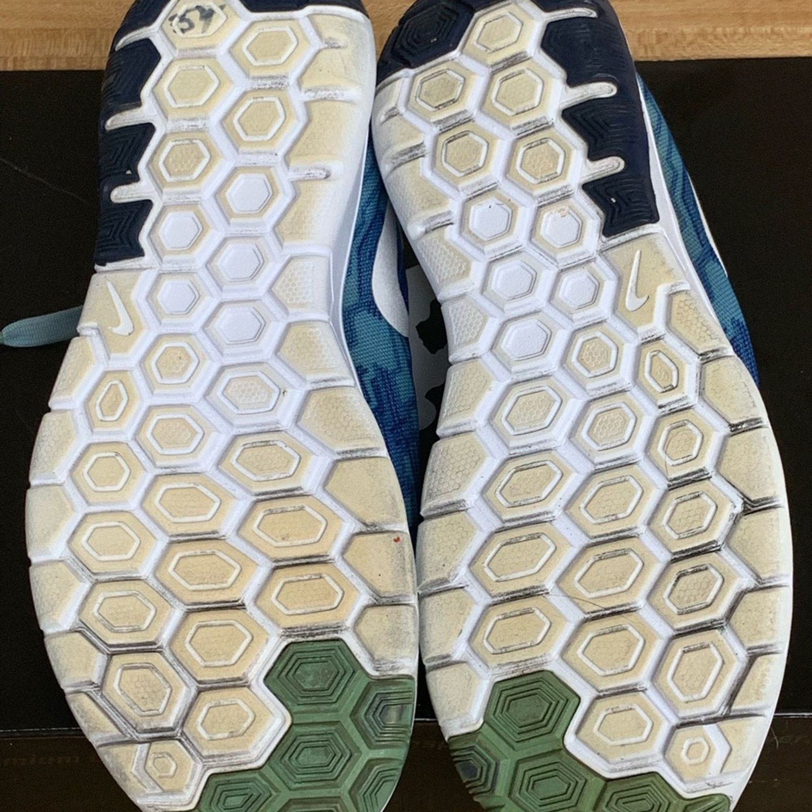 Nike NIKE WOMENS FLEX EXPERIENCE RN5 RUNNING SHOES SIZE 8 CLEAN Size US 8 / IT 38 - 5 Thumbnail
