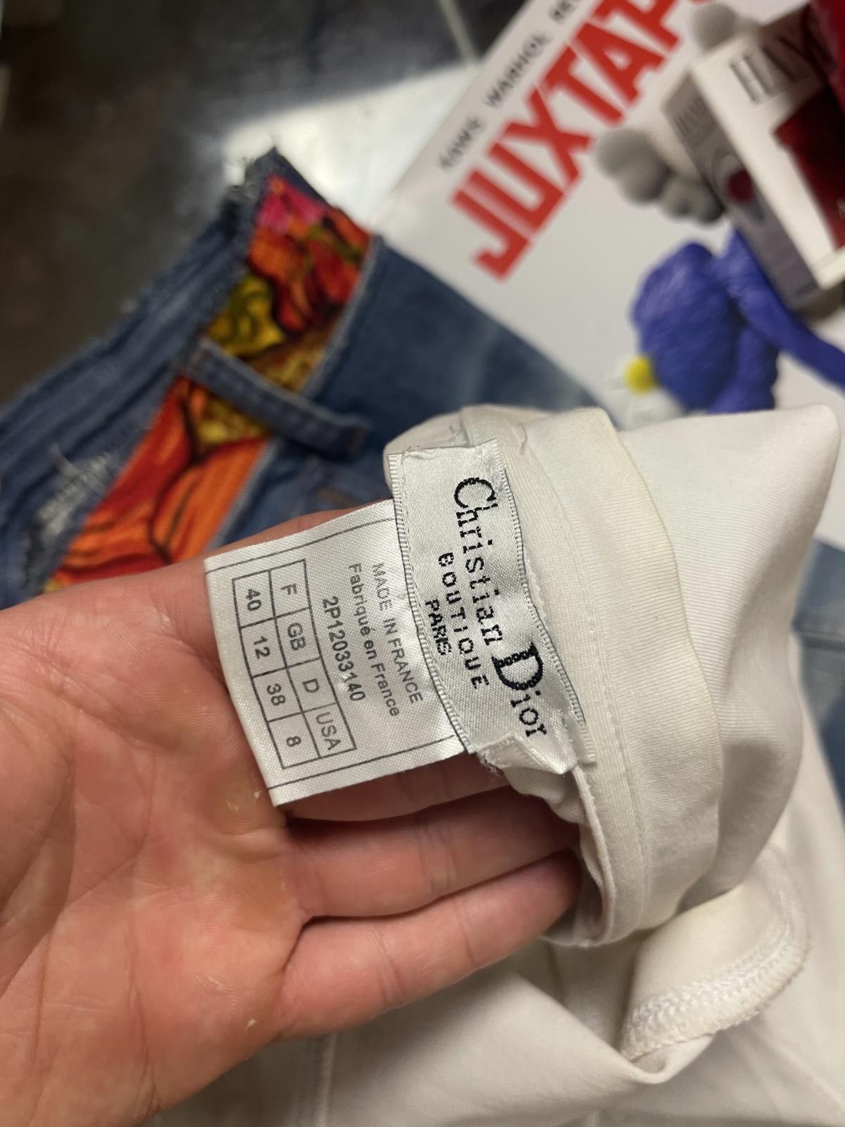 Dior Dior - White Graphic Logo T-Shirt Size S / US 4 / IT 40 - 8 Thumbnail