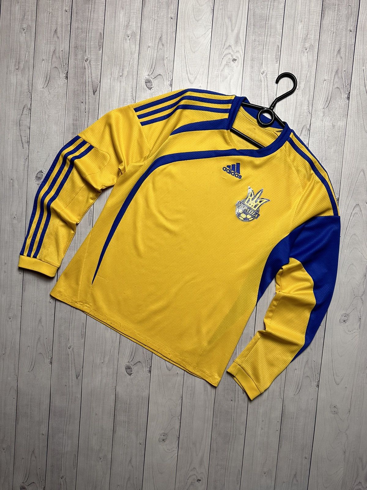 Vintage adidas Ukraine soccer jersey long sleeve S