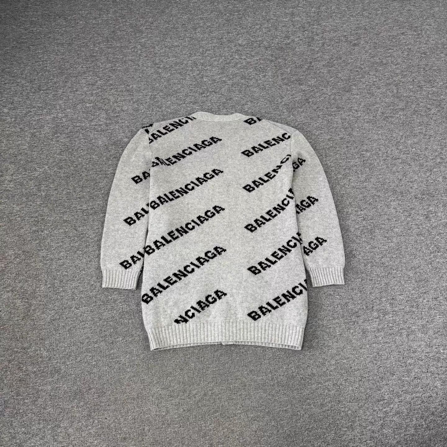 Balenciaga Balenciaga Grey V-neck Logo Print Knit Cardigan S Size US S / EU 44-46 / 1 - 2 Thumbnail