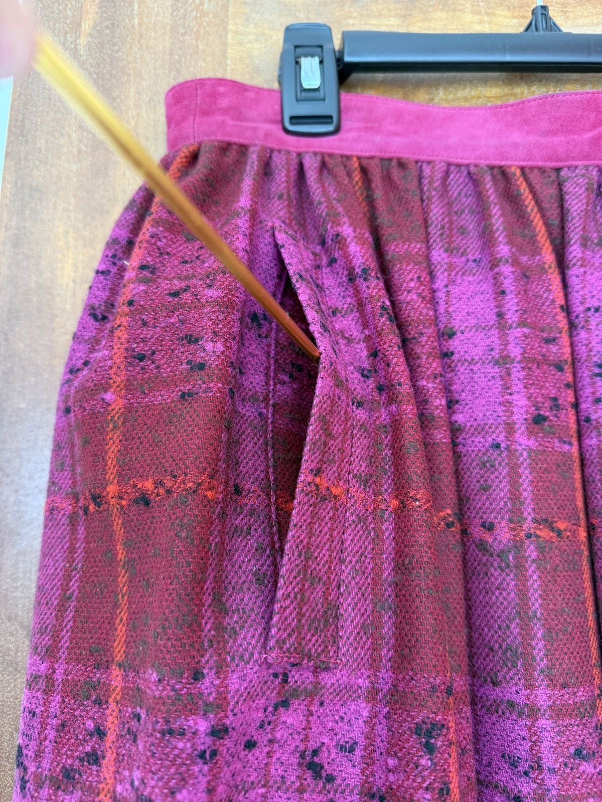 Escada Escada Women’s Vintage Wool Hot Pink Red Stripe Wrap Skirt Size 40" / US 18 - 5 Thumbnail
