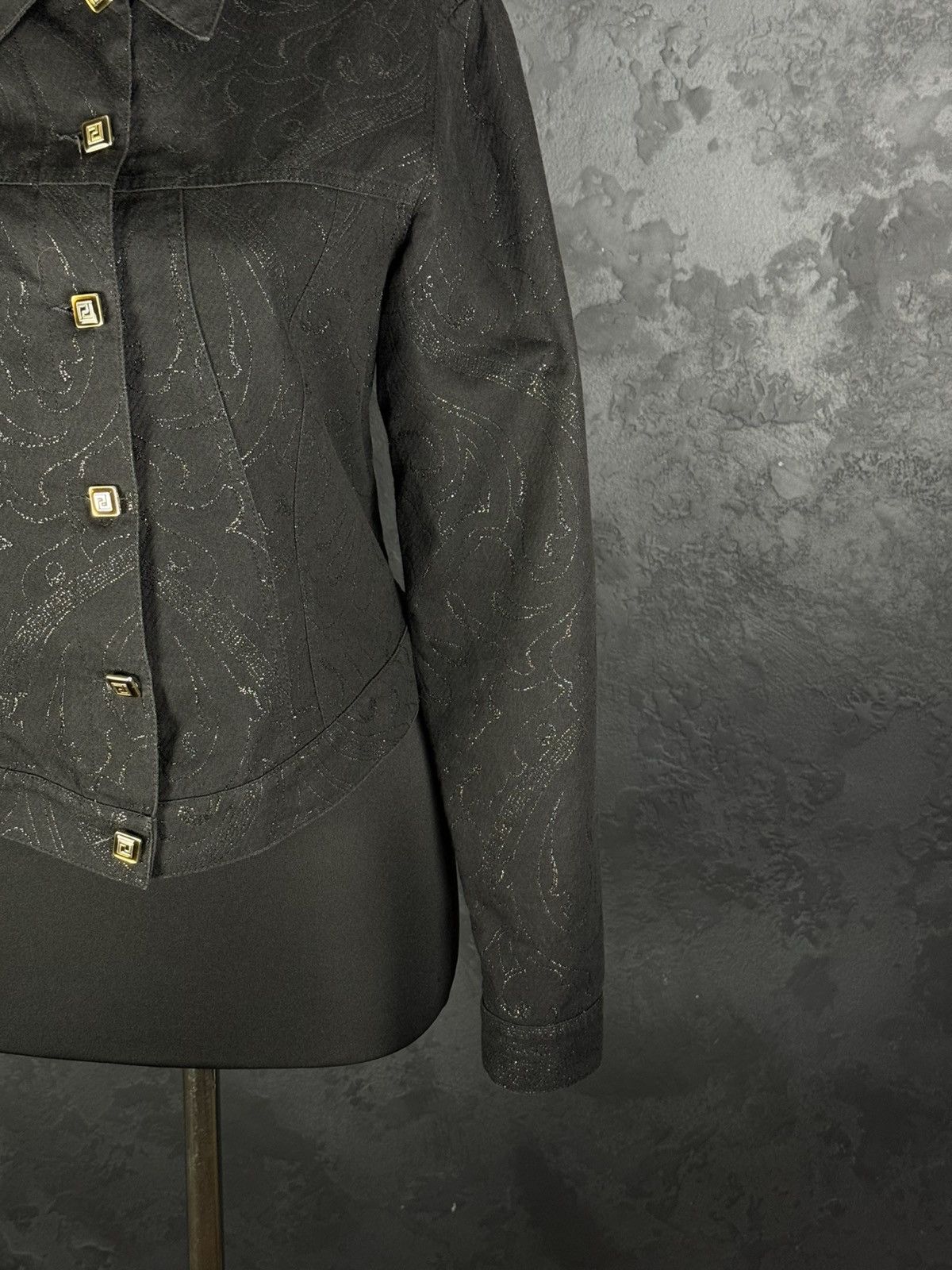 Vintage Versace Classic V2 Vintage 90s Women’s Black Jacket Size 46 Size L / US 10 / IT 46 - 6 Thumbnail