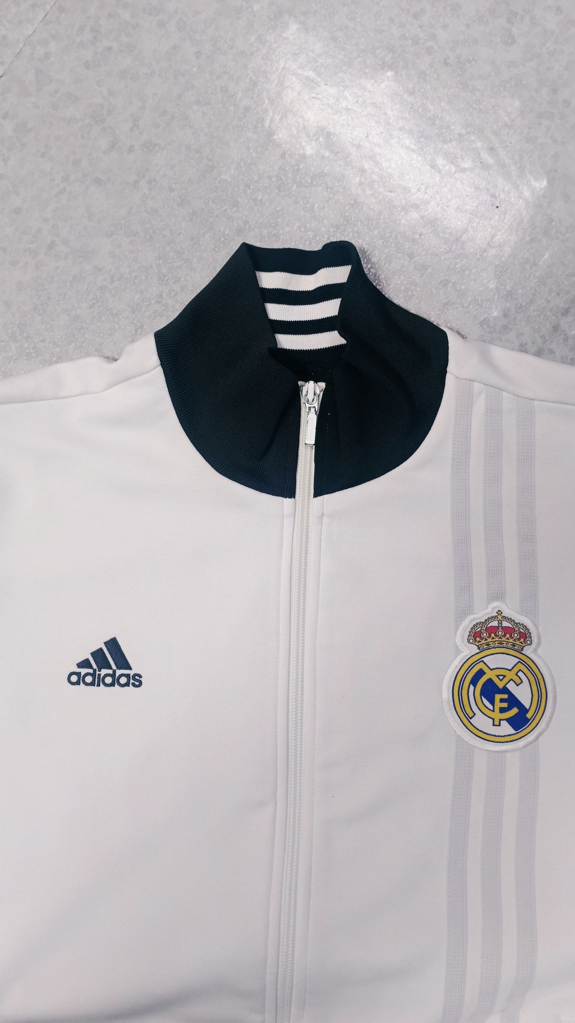Adidas Vintage Adidas Real Madrid Sweater Size US L / EU 52-54 / 3 - 3 Thumbnail
