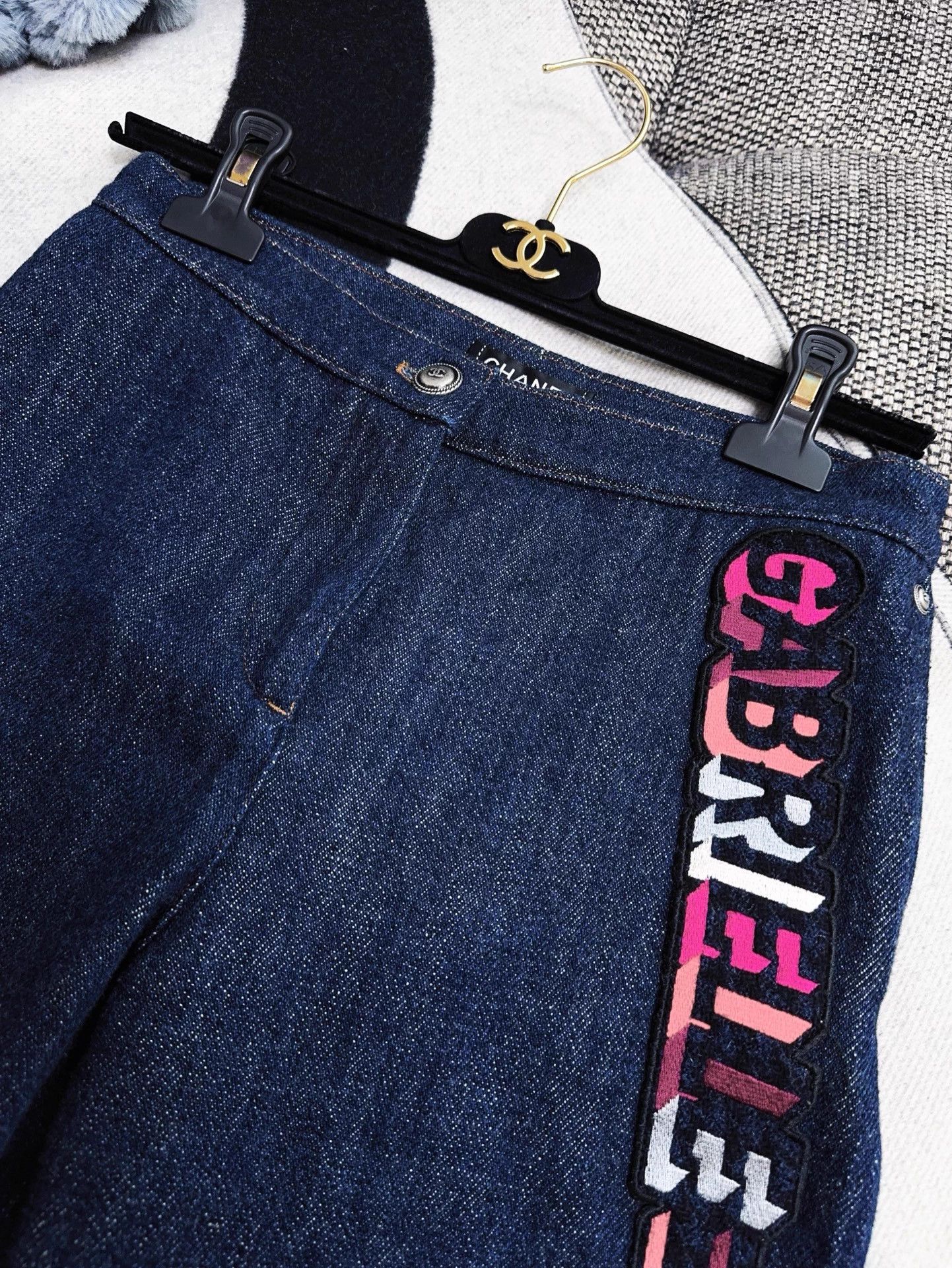 Chanel Chanel 18 Colorful Emb Logo Graffiti Straight 36 Size 26" / US 2 / IT 38 - 5 Thumbnail
