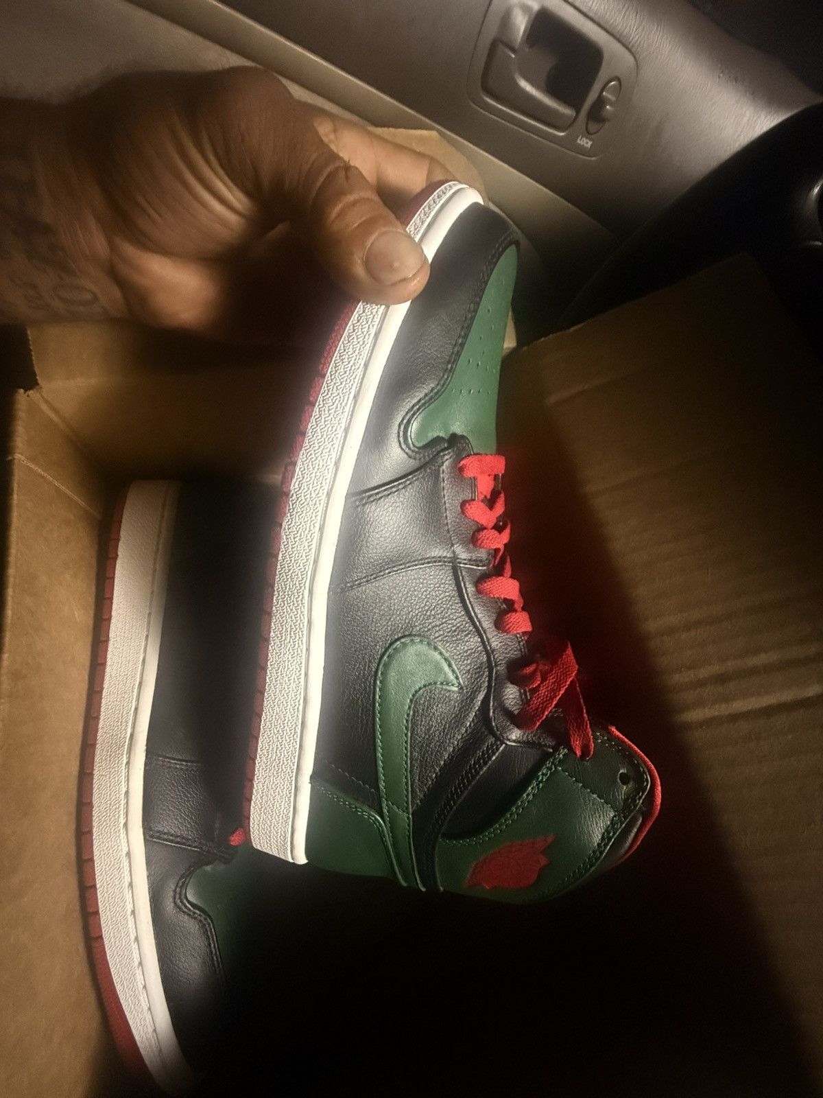 Jordan Brand Jordan 1 Retro OG Sz 12.5 Men’s 2012 Gucci ColorWay Edition Size US 12.5 / EU 45-46 - 9 Thumbnail