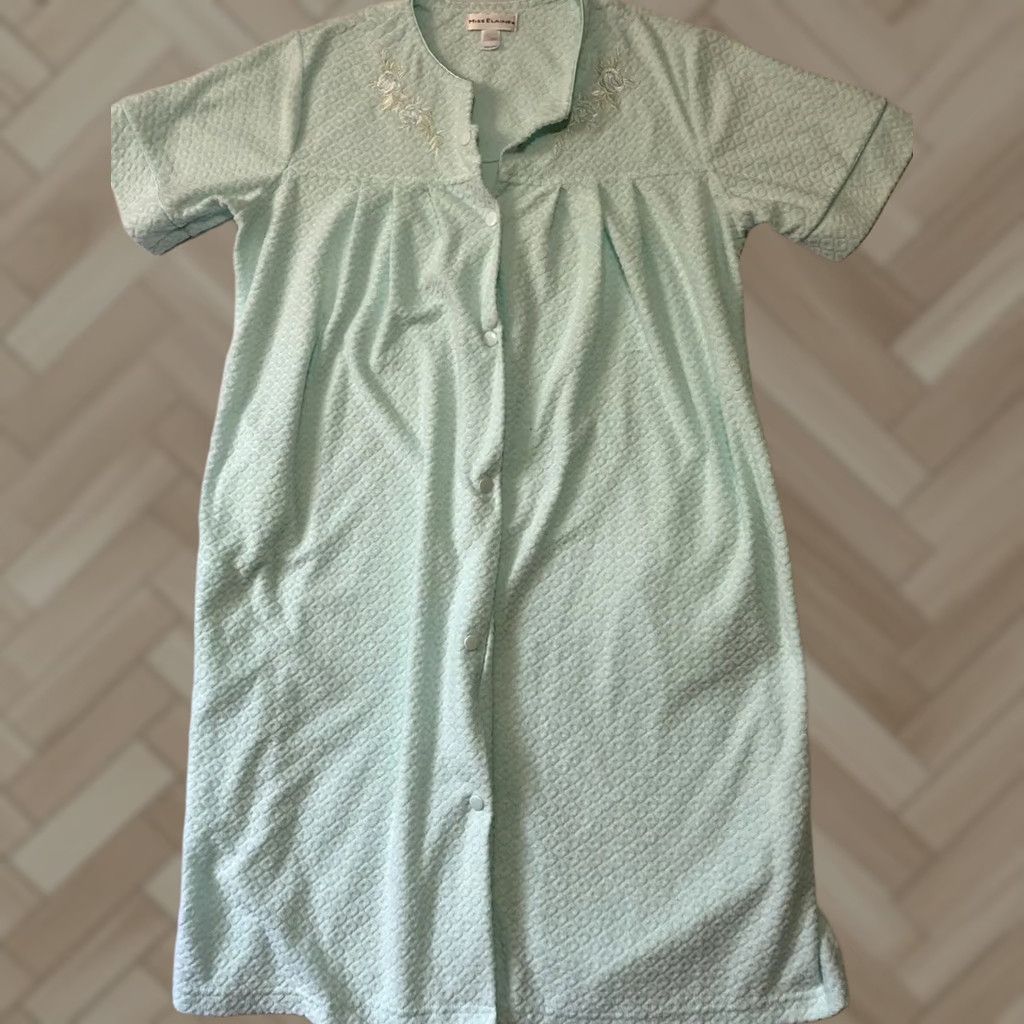 Vintage Miss Elaine Nightgown Women's S Light Green Short Sleeve Knit Embroidered Button Gown Size 28" / US 6 / IT 42 - 1 Thumbnail
