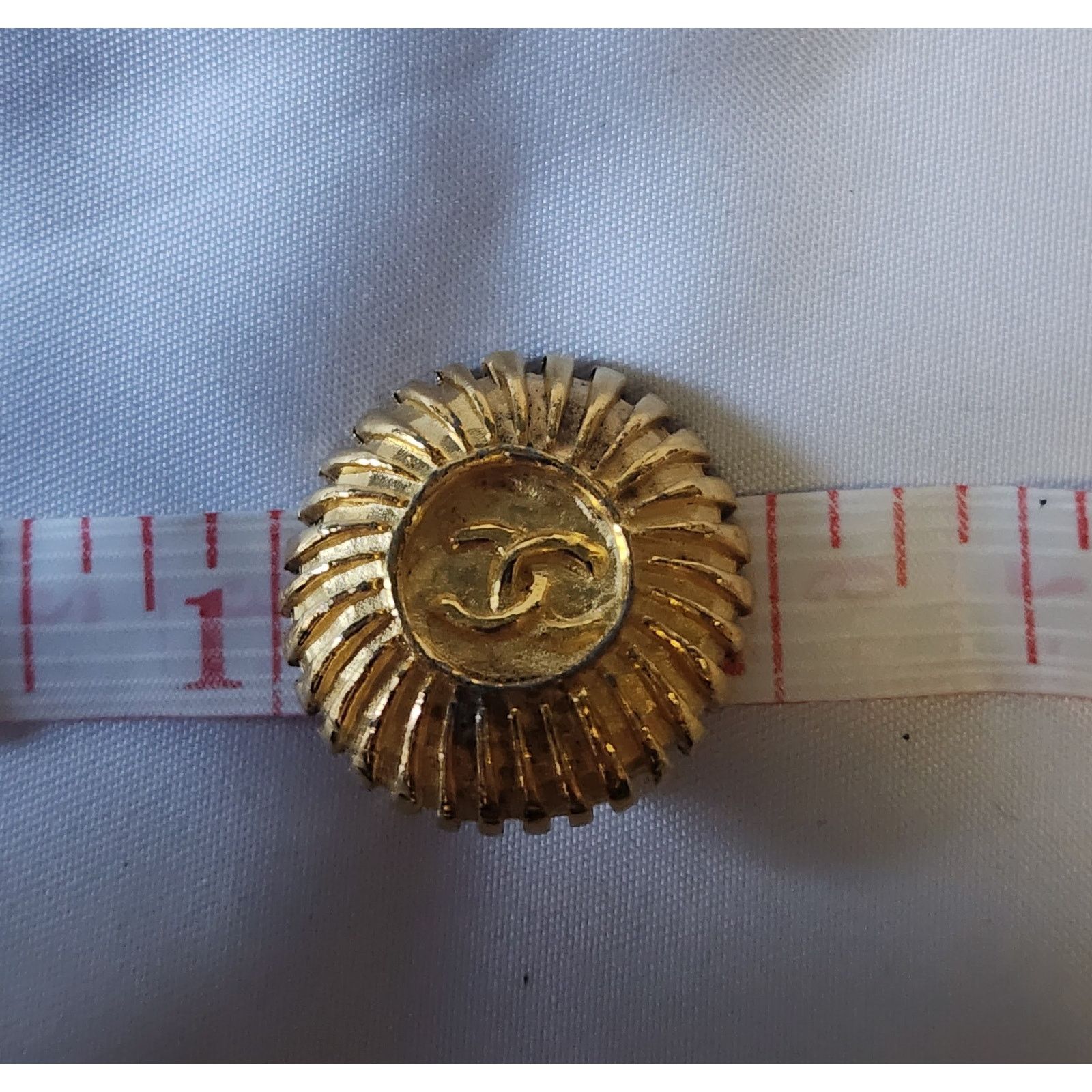 Chanel Authentic Vintage CHANEL Clip On Gold Double CC Earrings Size ONE SIZE - 5 Thumbnail