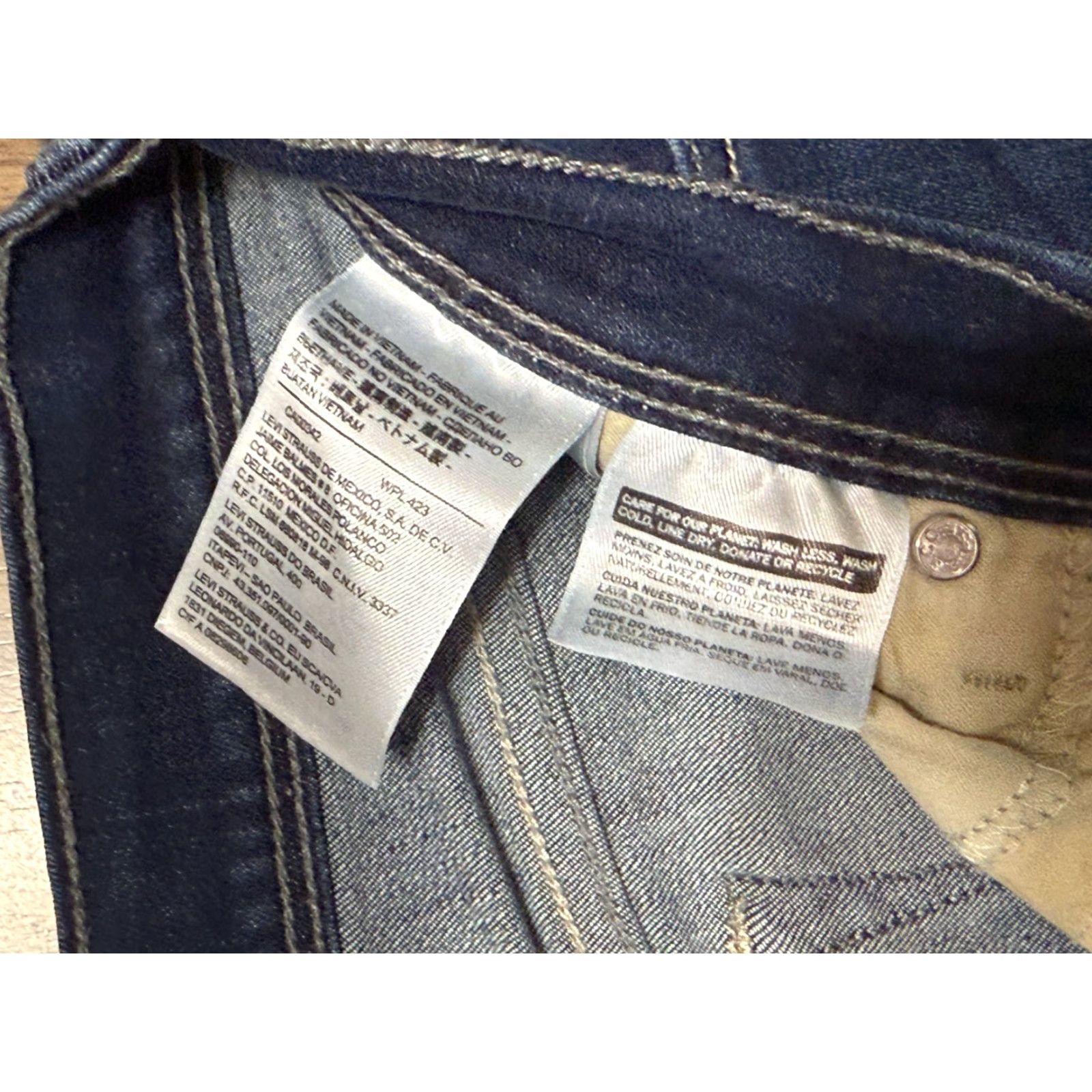 Levi's VINTAGE? Nope. Size 32" / US 10 / IT 46 - 7 Thumbnail