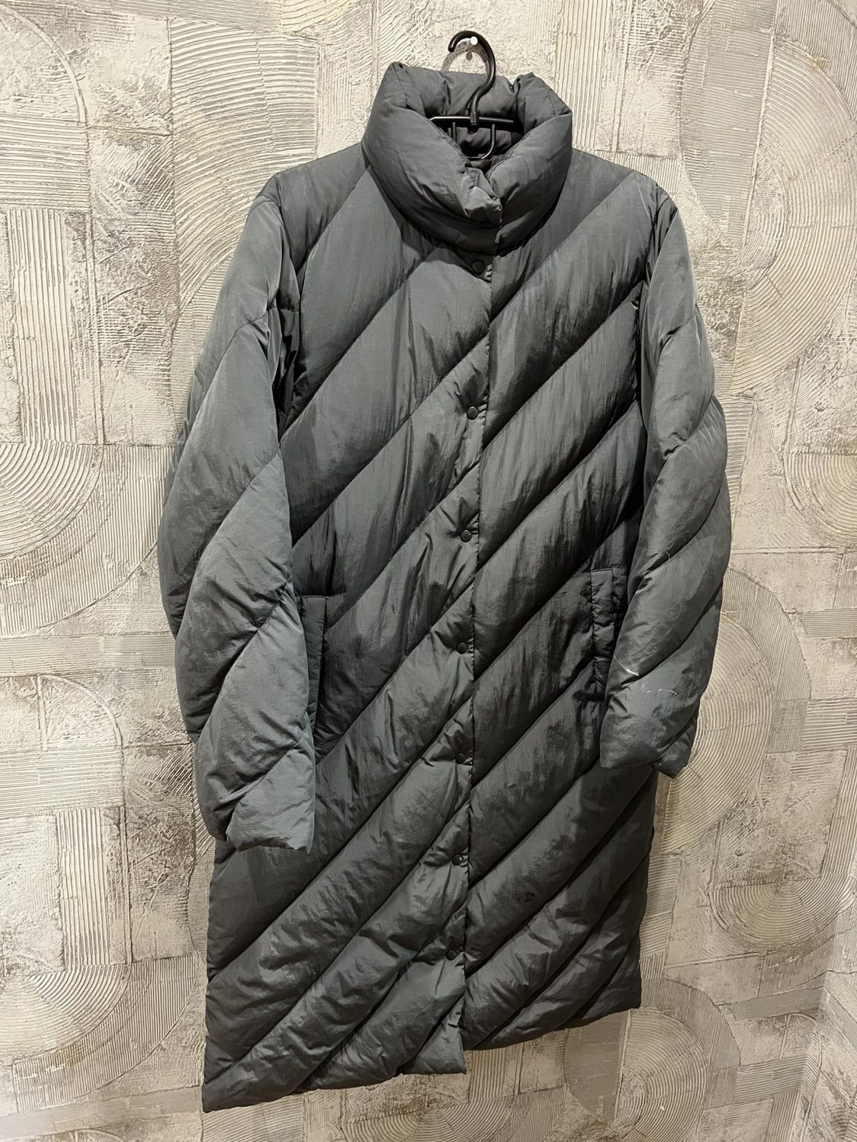 Moncler Moncler vintage down jacket long puffer silver grey 90’s Size M / US 6-8 / IT 42-44 - 1 Thumbnail