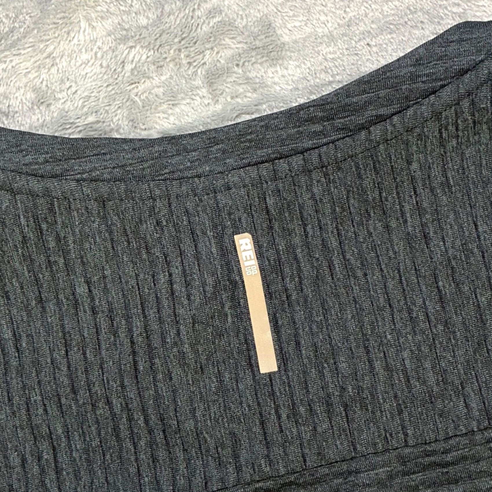 Vintage REI Co Op Charcoal Gray L Textured Crew Neck Long Sleeve Pullover Top Men's Size US L / EU 52-54 / 3 - 4 Thumbnail